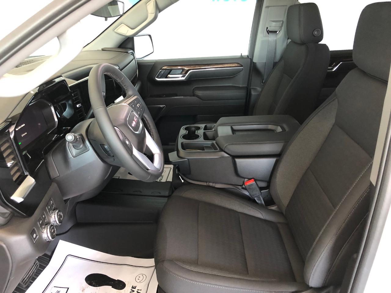 GMC Sierra 1500 4WD Crew Cab 147" SLE 2026