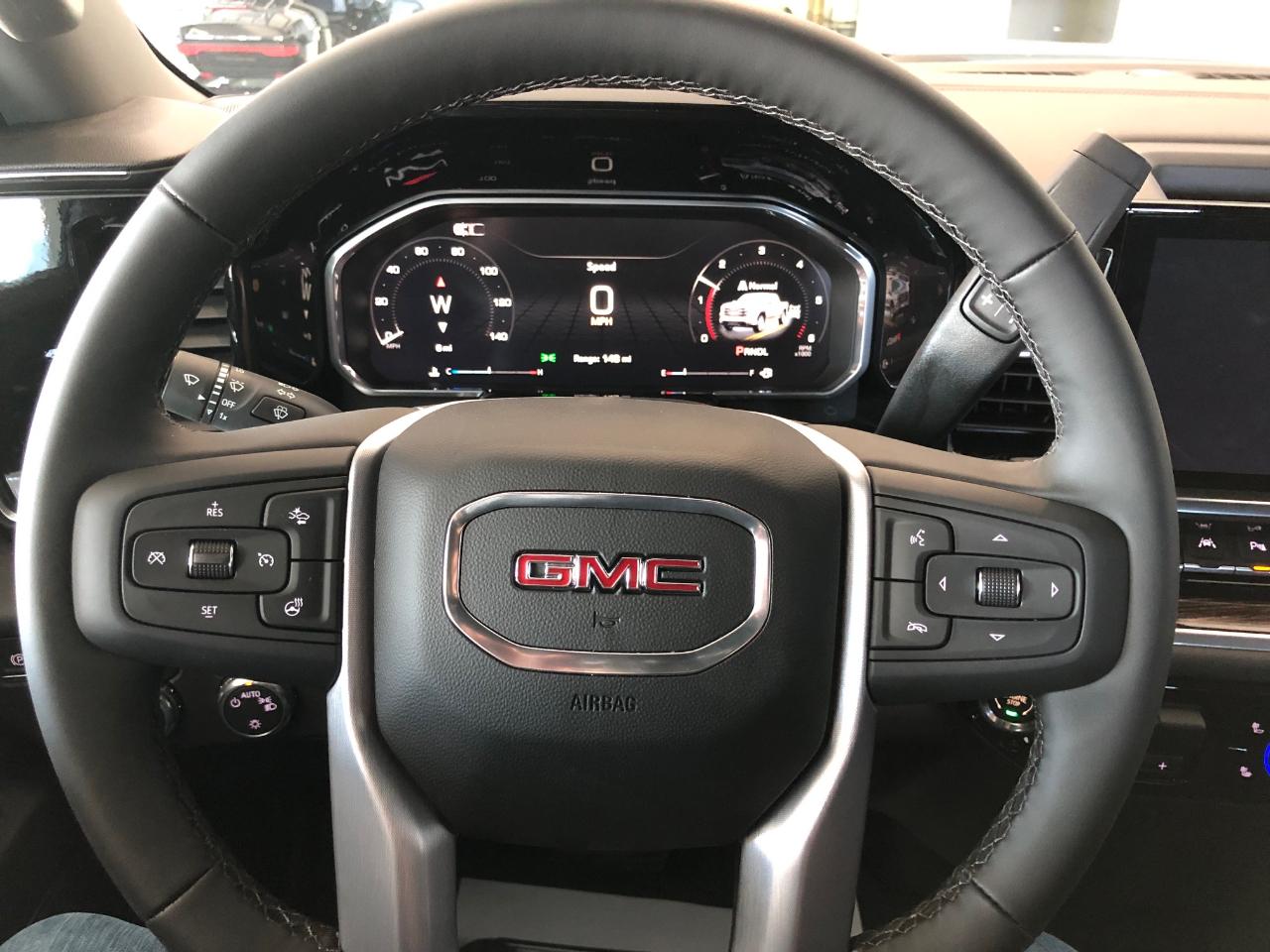 GMC Sierra 1500 4WD Crew Cab 147" SLE 2026