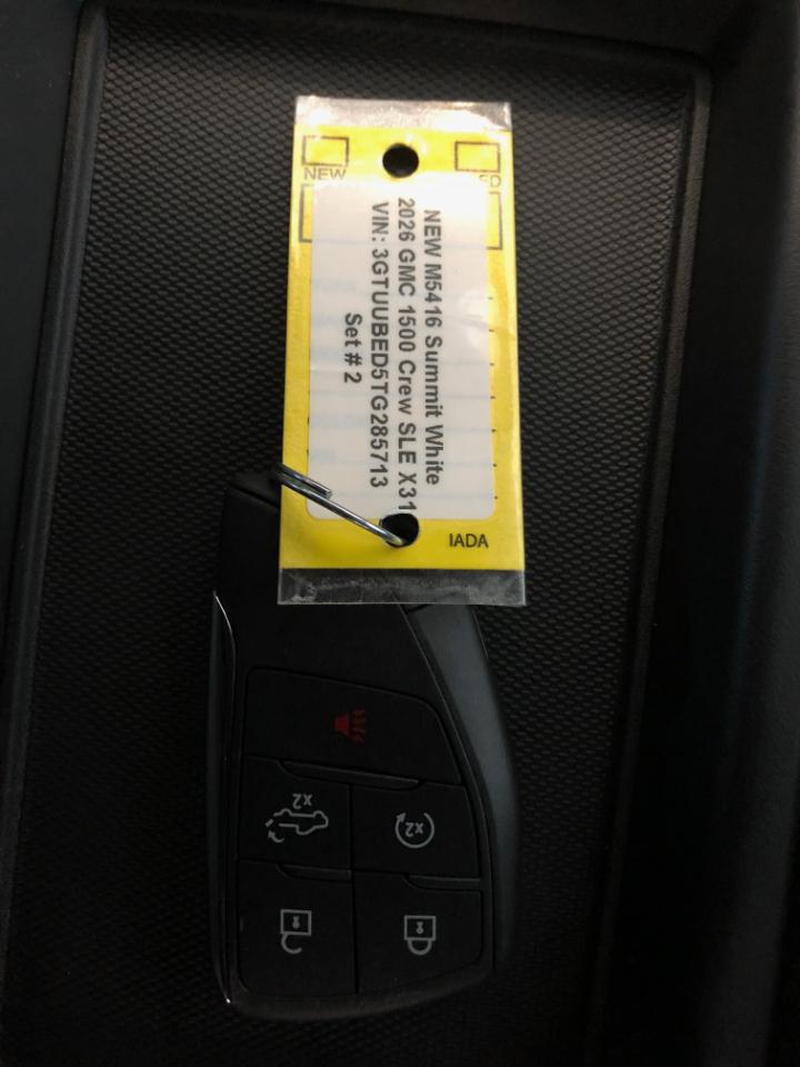 GMC Sierra 1500 4WD Crew Cab 147" SLE 2026