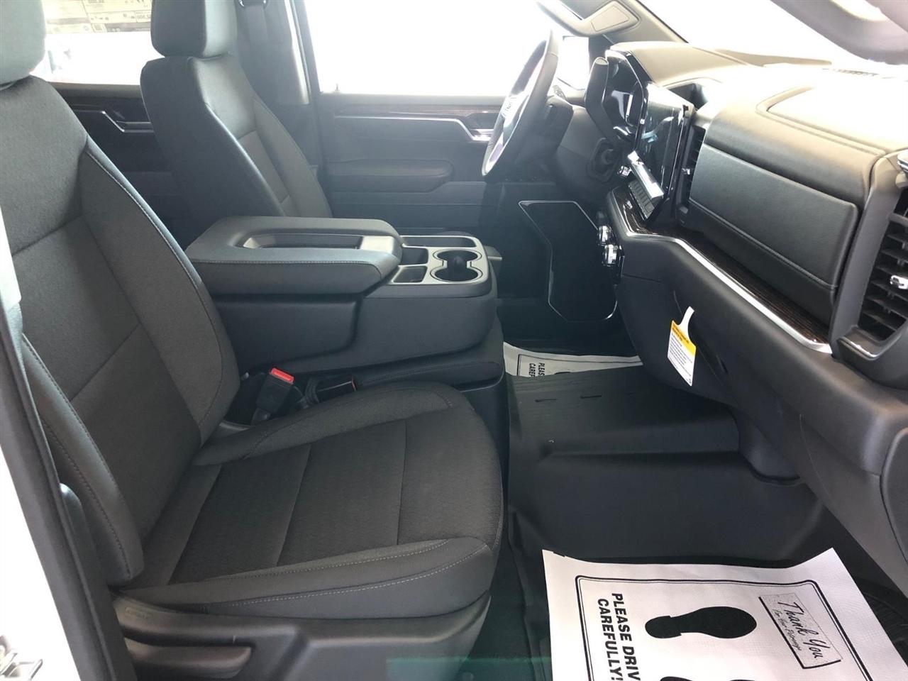 GMC Sierra 1500 4WD Crew Cab 147" SLE 2026