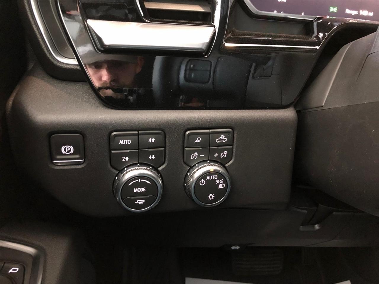 GMC Sierra 1500 4WD Crew Cab 147" SLE 2026