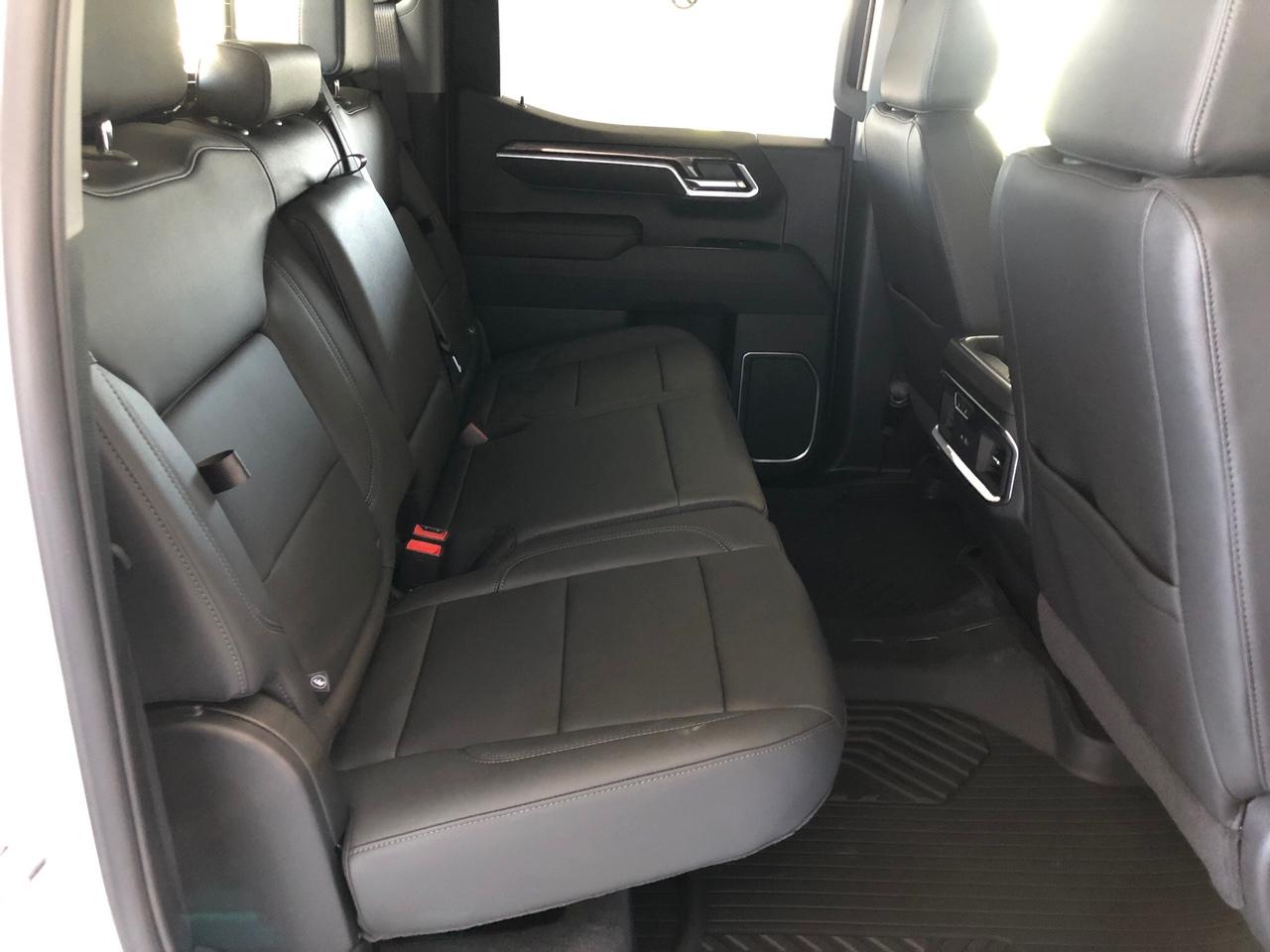 Chevrolet Silverado 1500 4WD Crew Cab 147" LTZ 2026