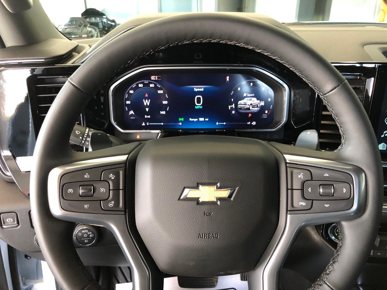 Chevrolet Silverado 1500 4WD Crew Cab 147" LTZ 2026