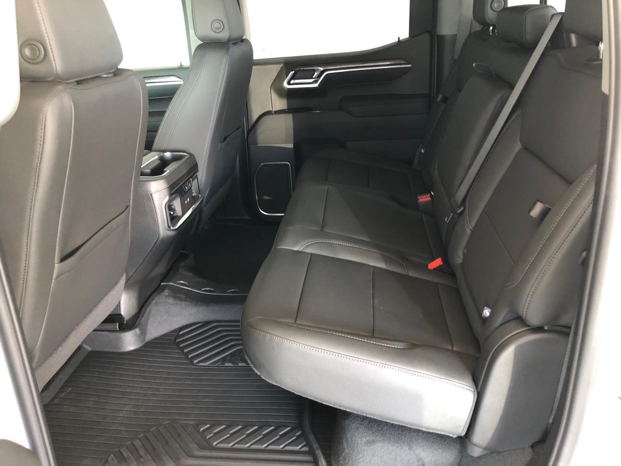 Chevrolet Silverado 1500 4WD Crew Cab 147" LTZ 2026