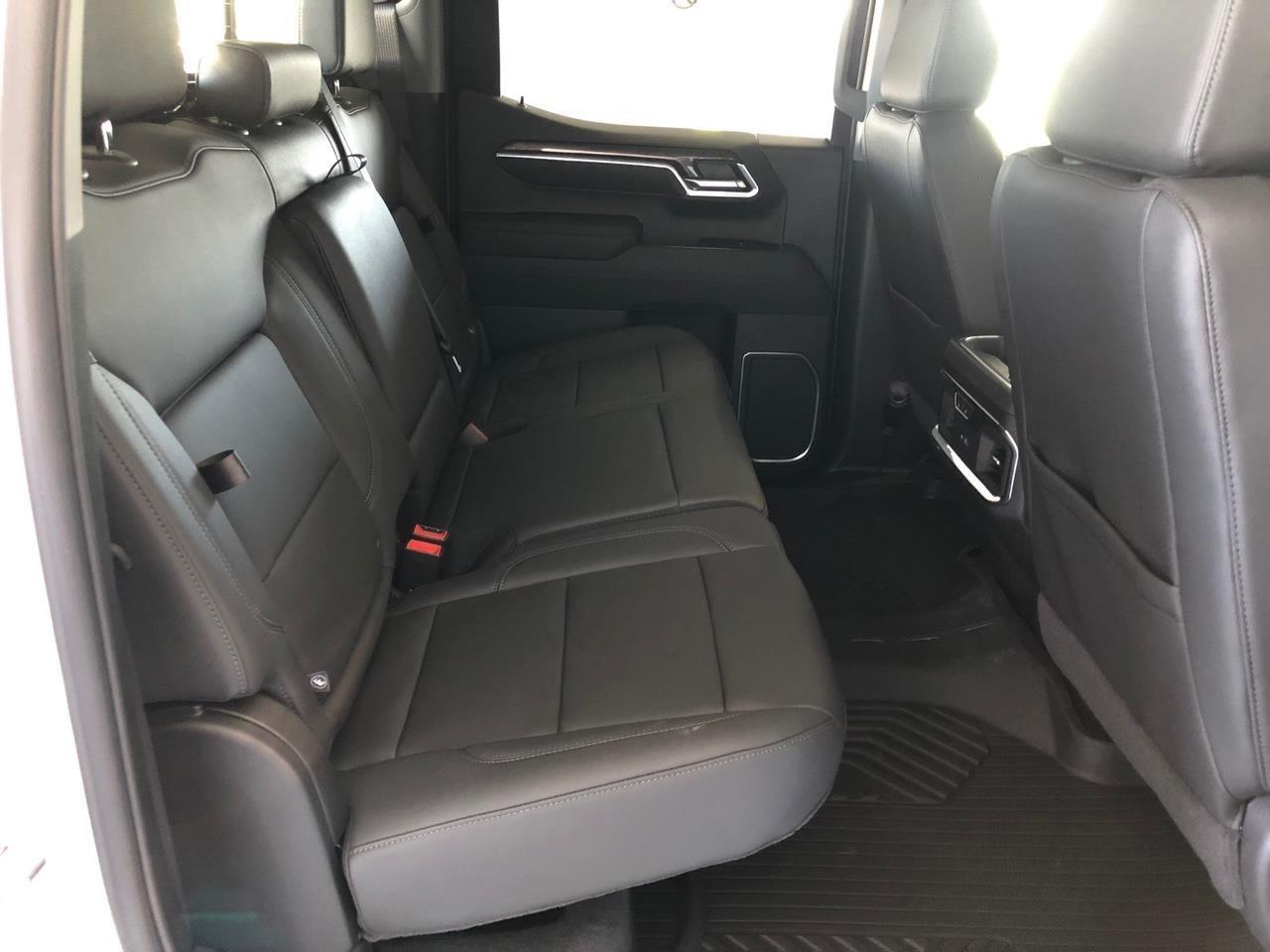 Chevrolet Silverado 1500 4WD Crew Cab 147" LTZ 2026