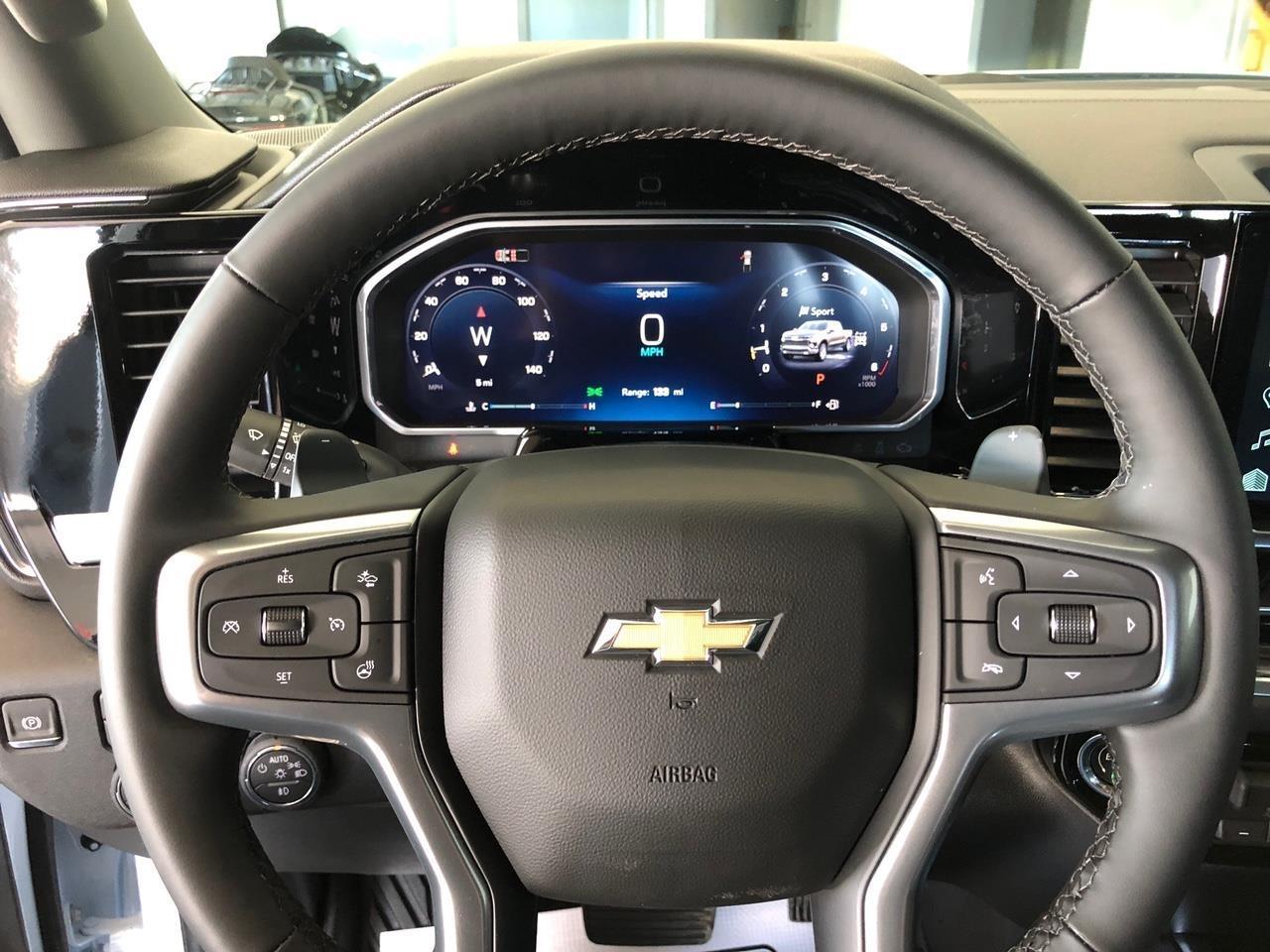 Chevrolet Silverado 1500 4WD Crew Cab 147" LTZ 2026