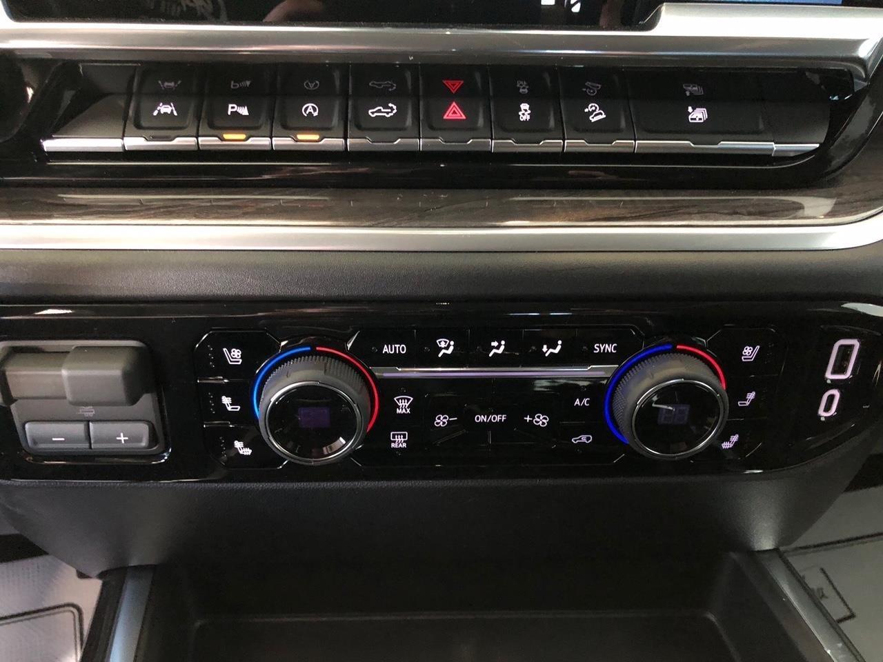 Chevrolet Silverado 1500 4WD Crew Cab 147" LTZ 2026