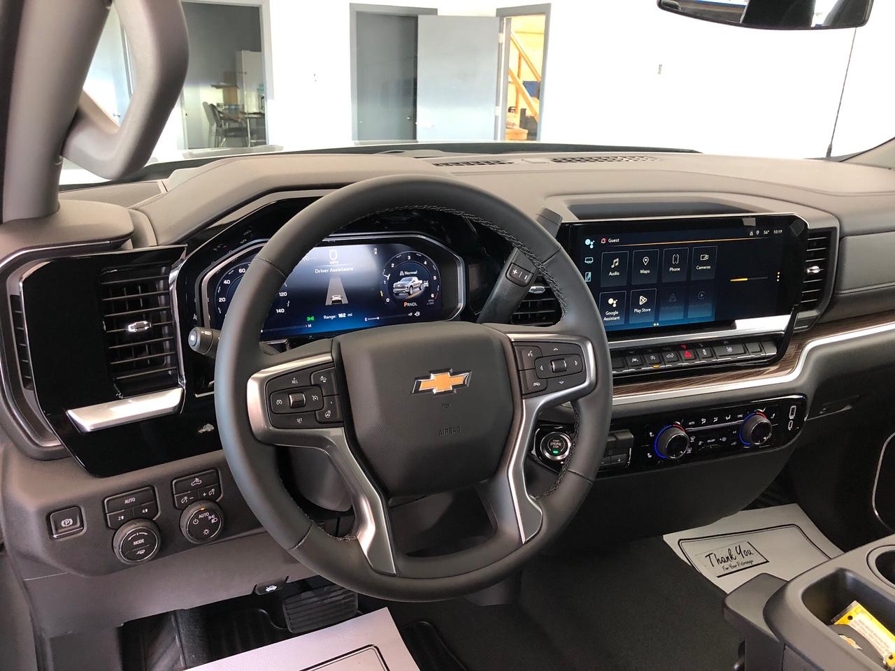 Chevrolet Silverado 1500 4WD Crew Cab 147" LT w/2FL 2026