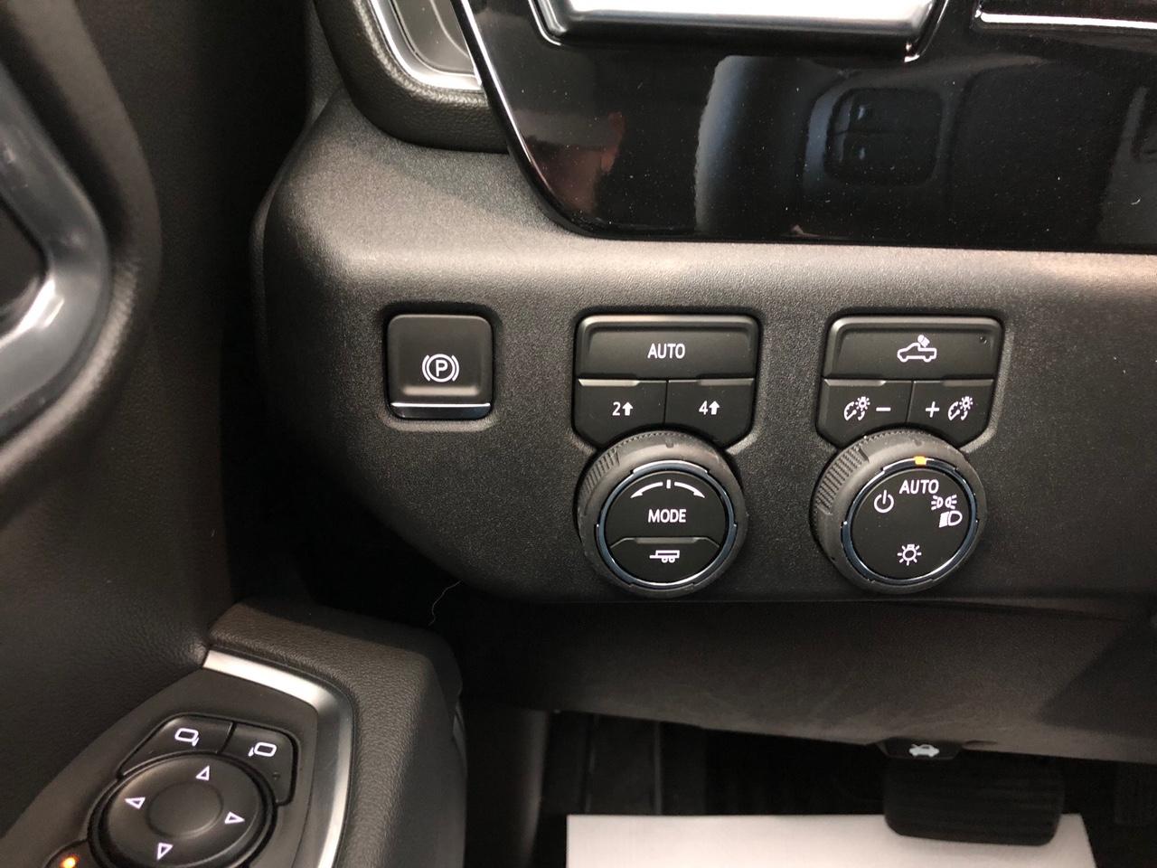 Chevrolet Silverado 1500 4WD Crew Cab 147" LT w/2FL 2026