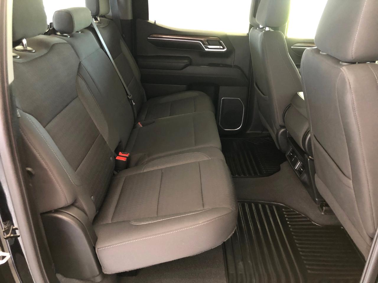 Chevrolet Silverado 1500 4WD Crew Cab 147" LT w/1LT 2023