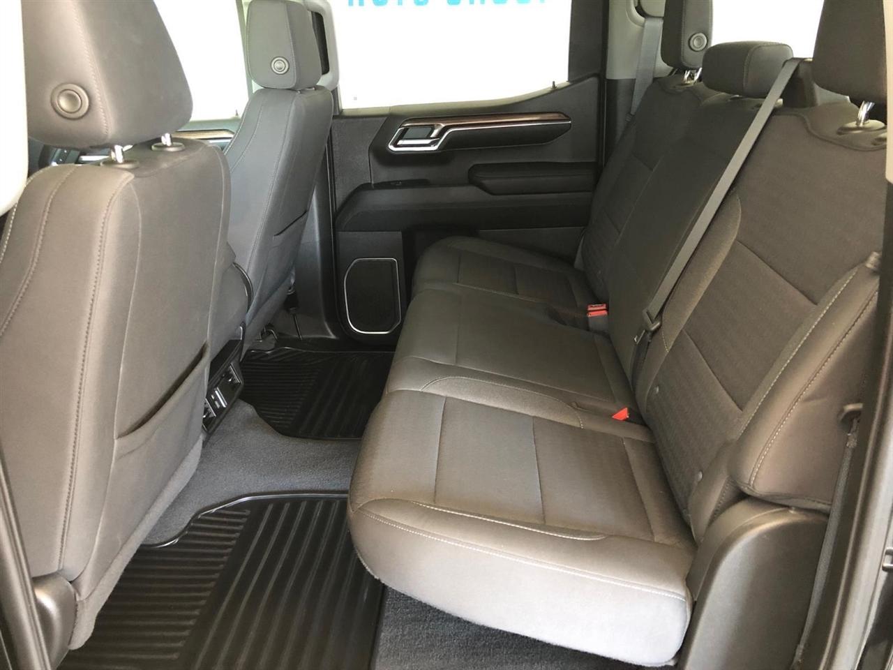 Chevrolet Silverado 1500 4WD Crew Cab 147" LT w/1LT 2023