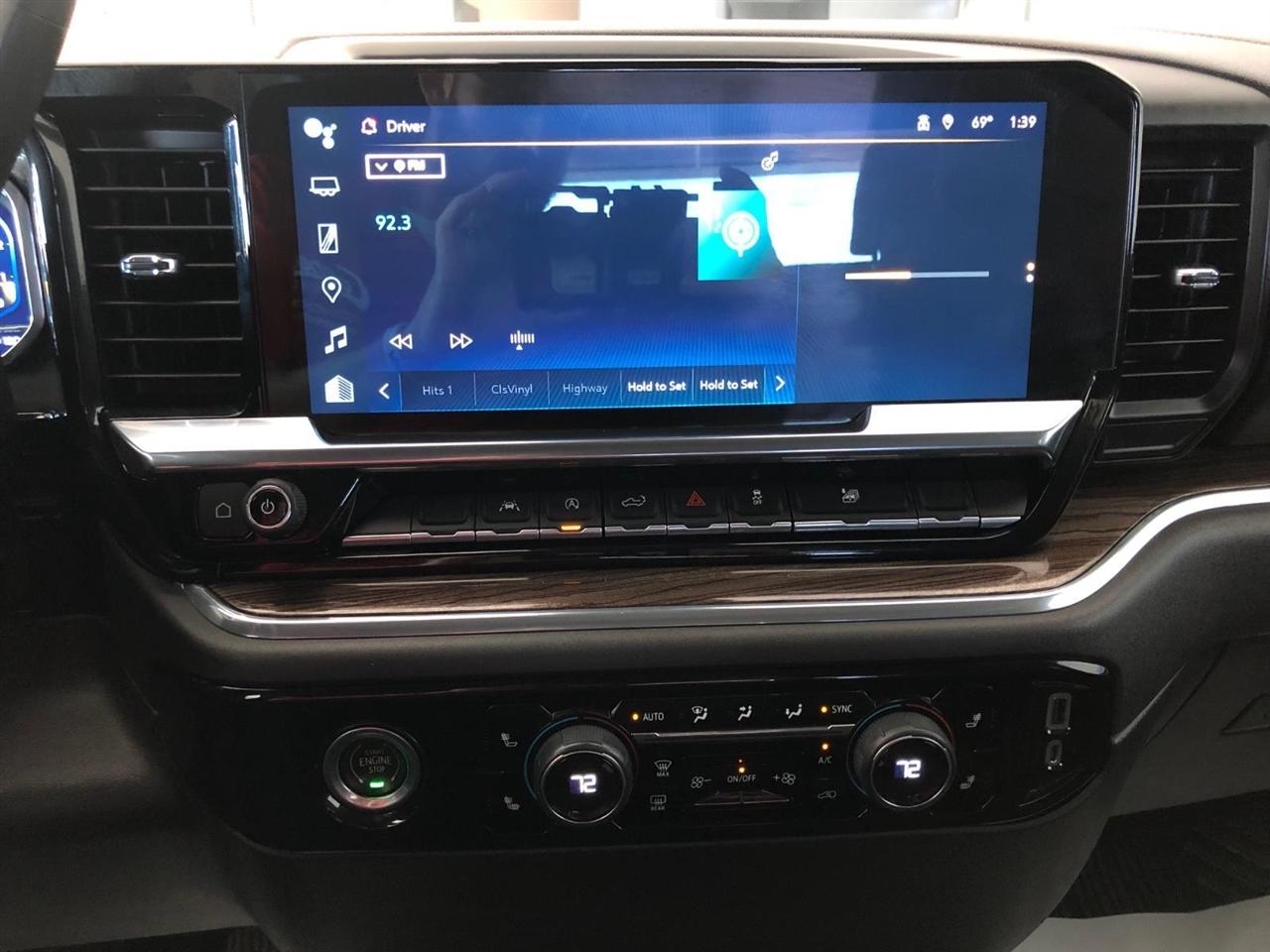 Chevrolet Silverado 1500 4WD Crew Cab 147" LT w/1LT 2023