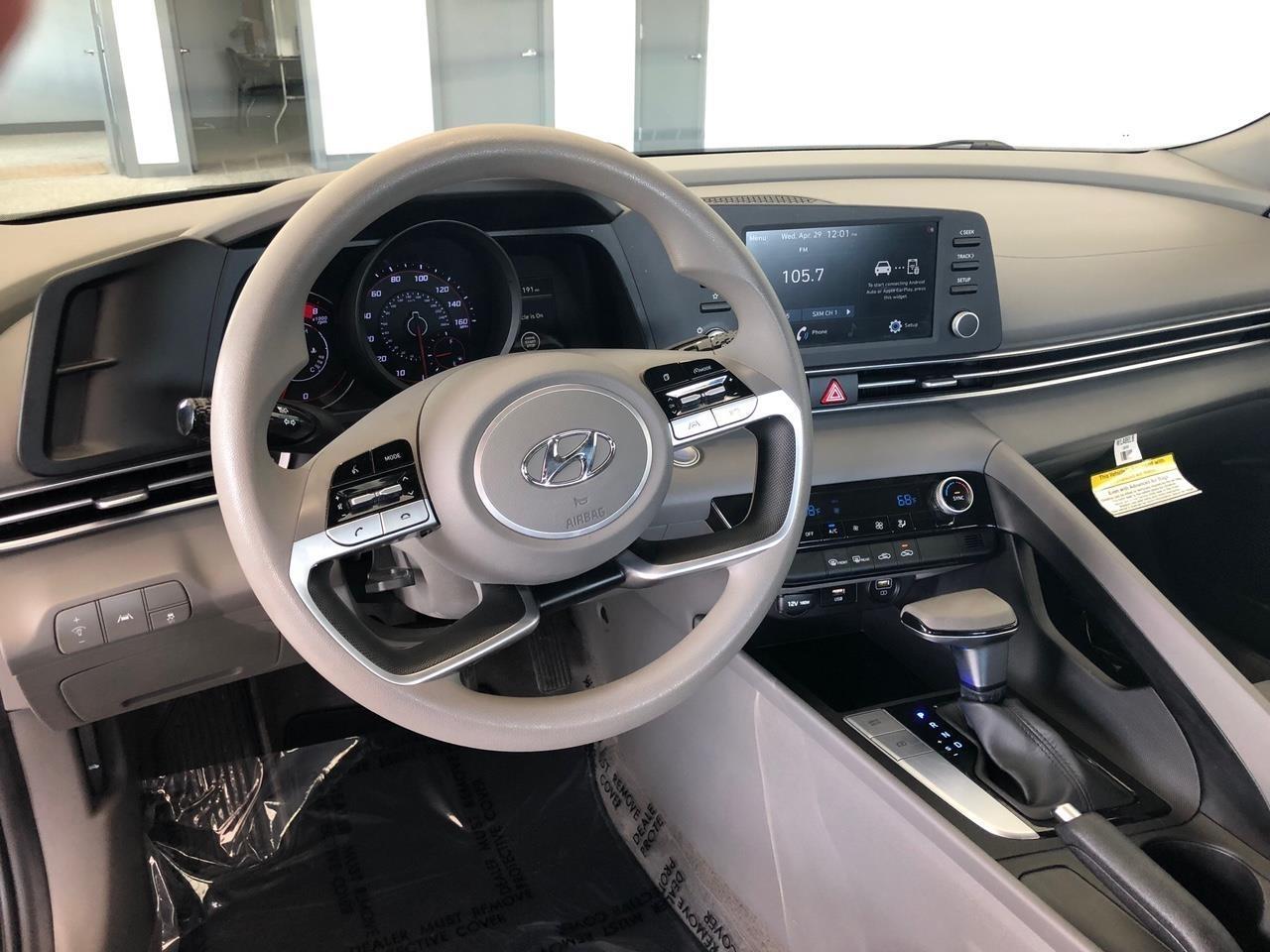 Hyundai Elantra SEL IVT *Ltd Avail* 2021