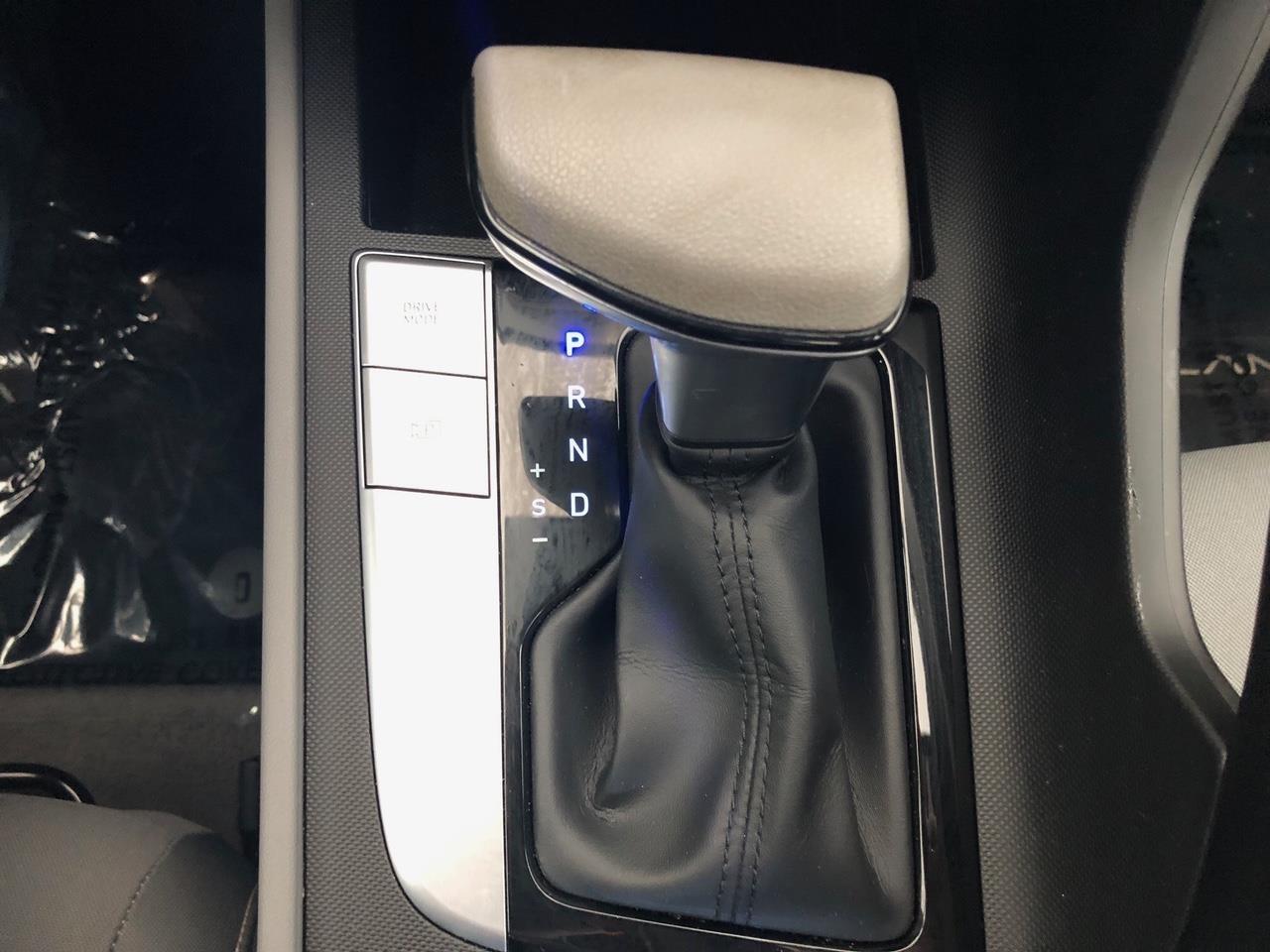 Hyundai Elantra SEL IVT *Ltd Avail* 2021