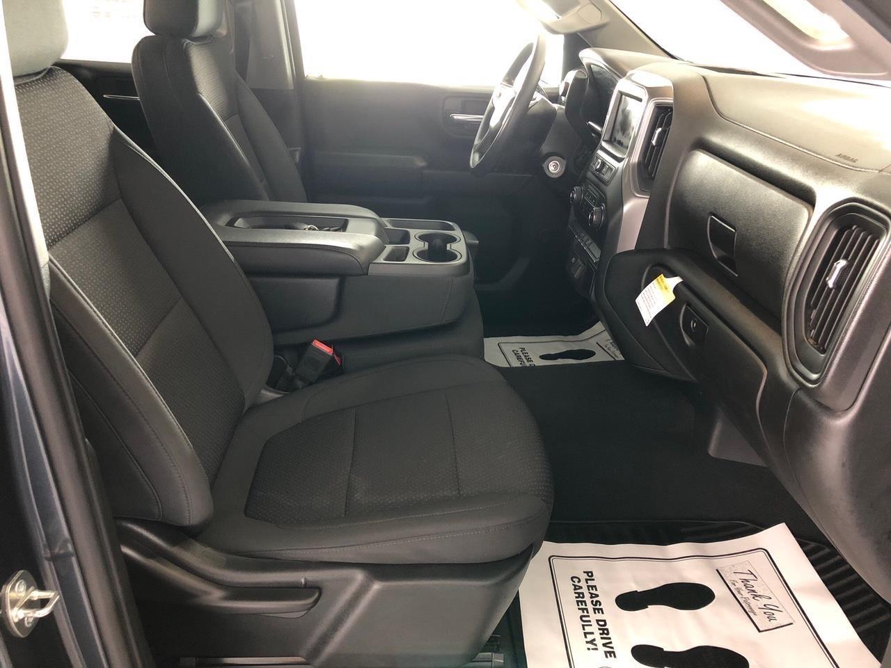 Chevrolet Silverado 1500 4WD Crew Cab 147" Custom 2020