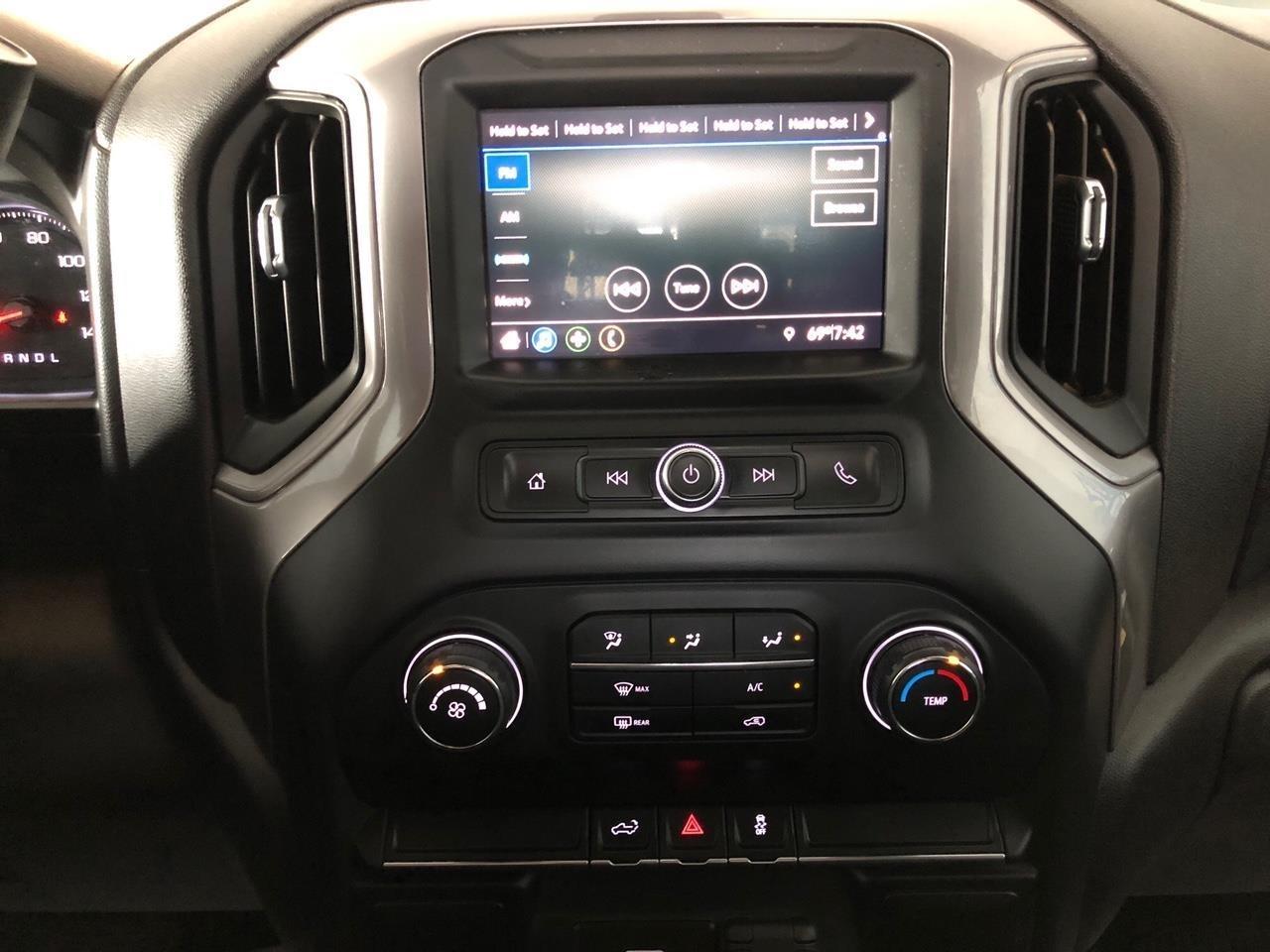 Chevrolet Silverado 1500 4WD Crew Cab 147" Custom 2020