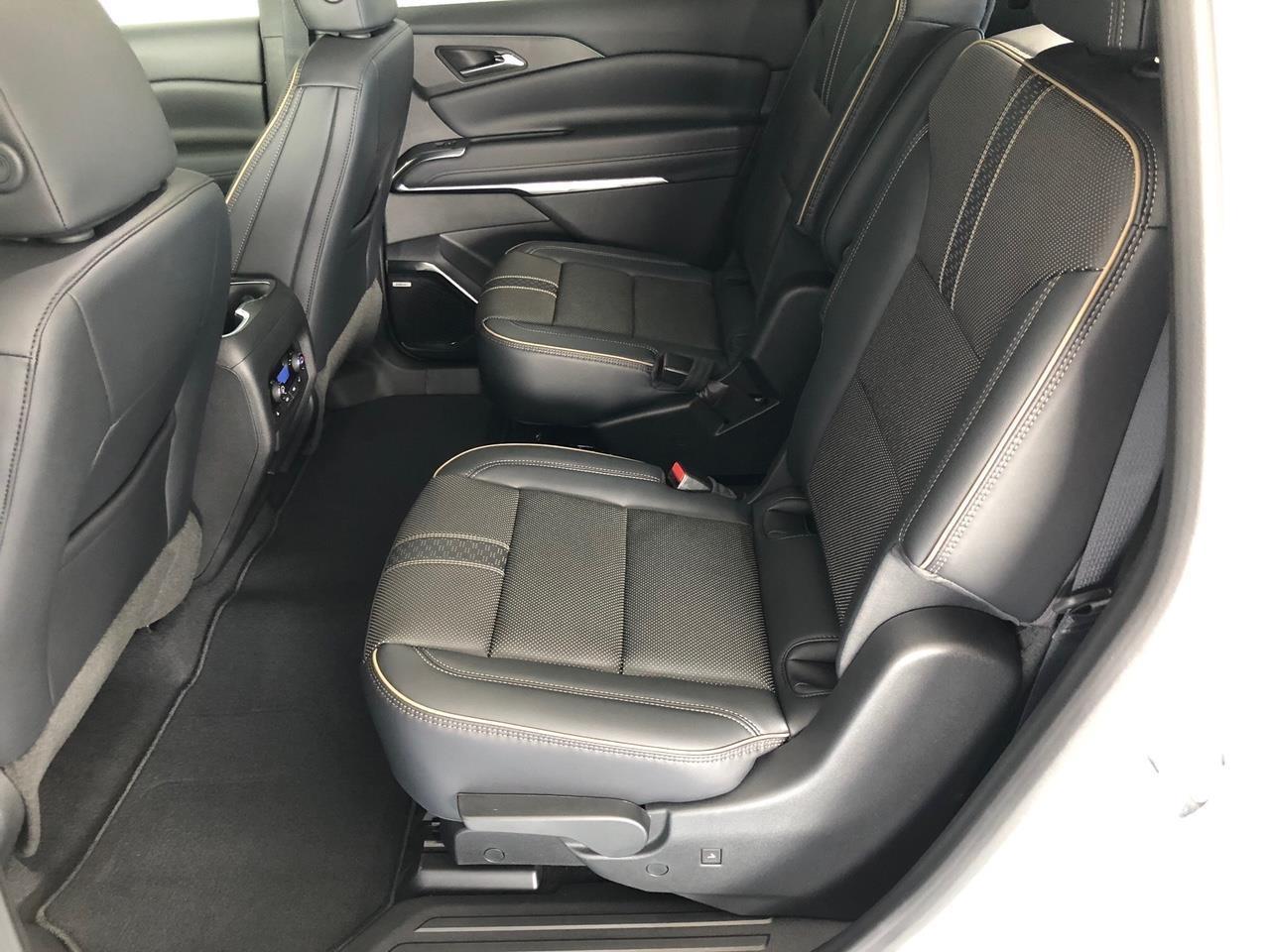 Chevrolet Traverse AWD 4dr High Country w/2LZ 2026