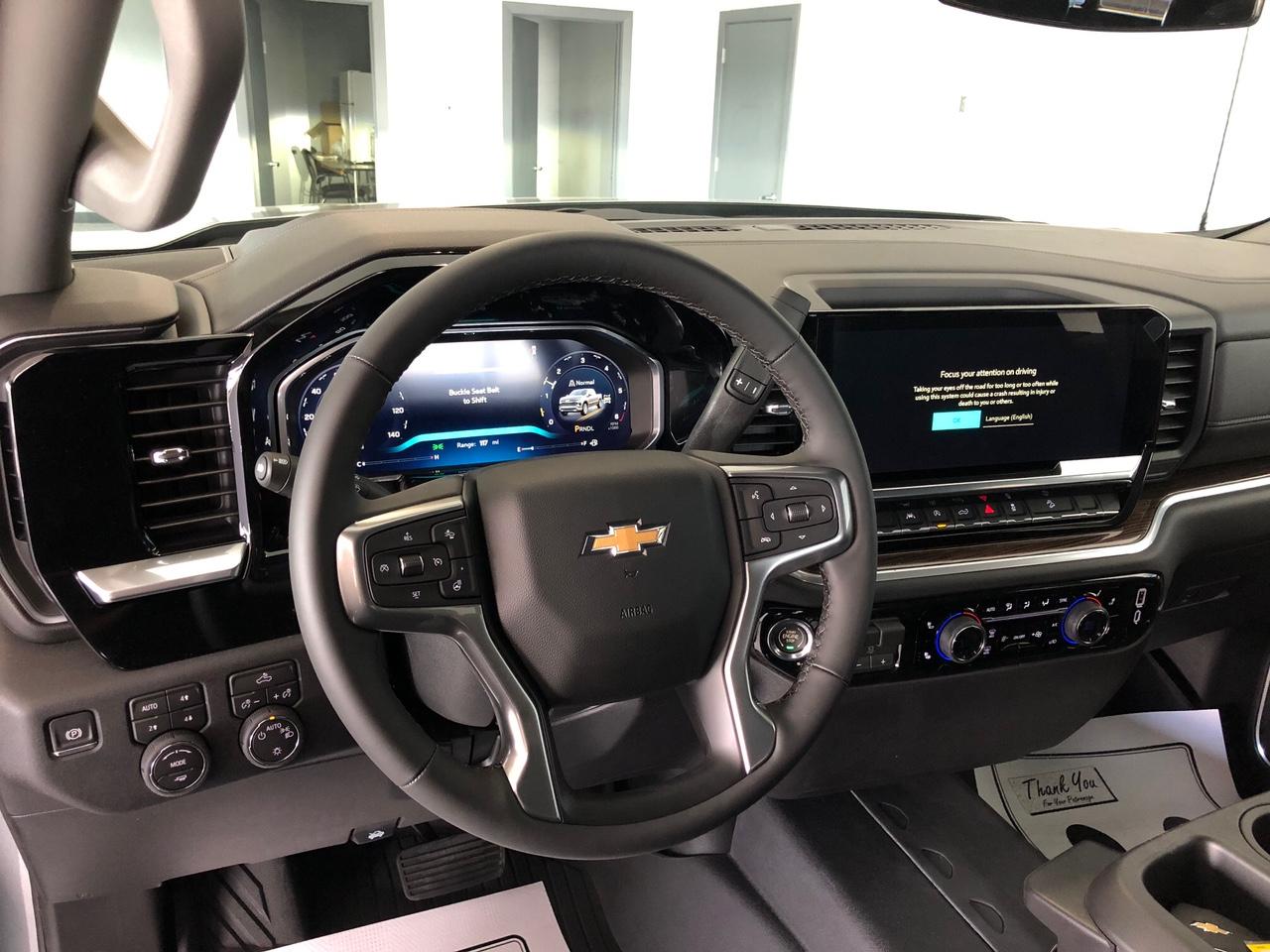 Chevrolet Silverado 1500 4WD Crew Cab 147" LT w/1LT 2026