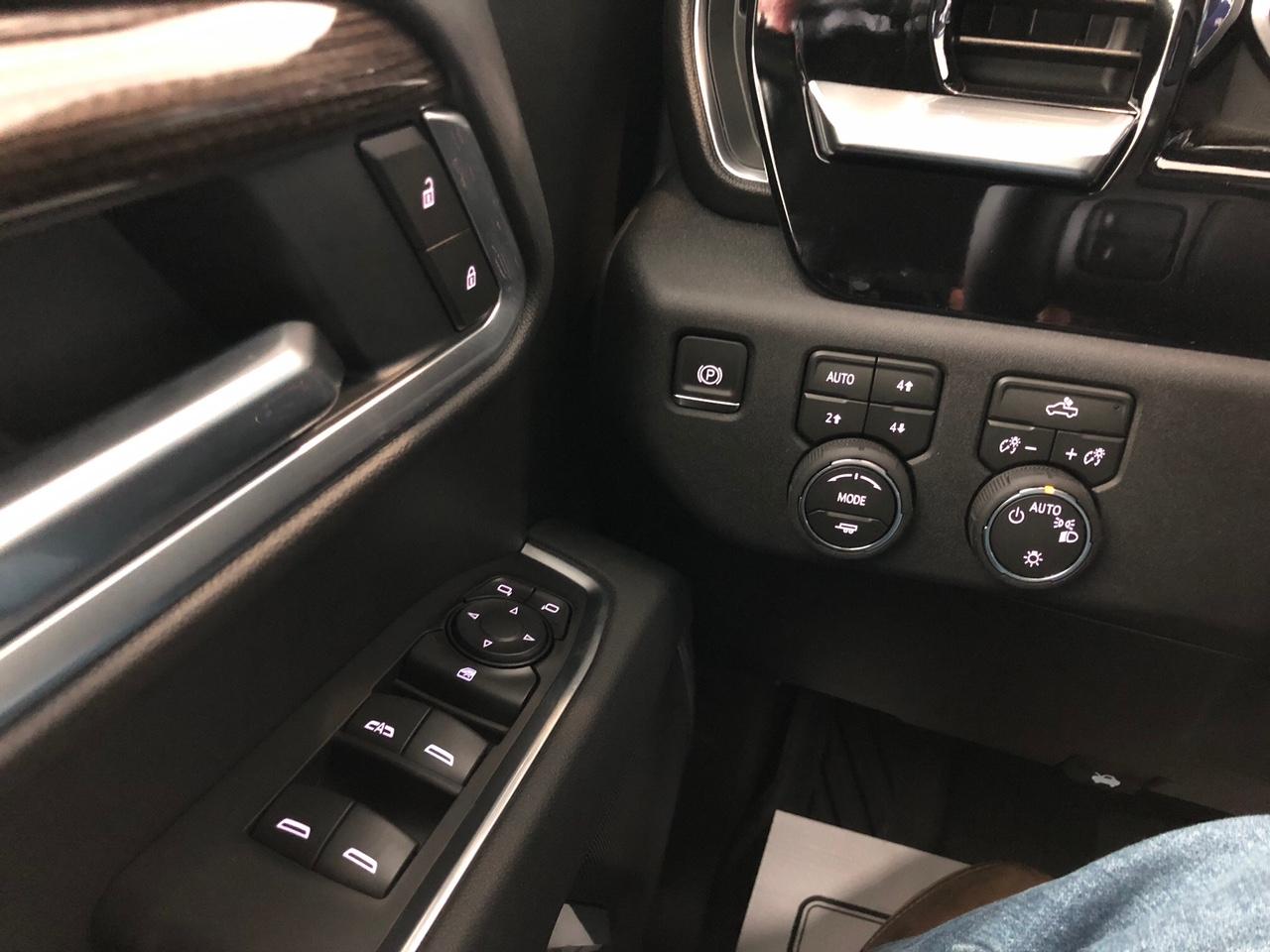 Chevrolet Silverado 1500 4WD Crew Cab 147" LT w/1LT 2026