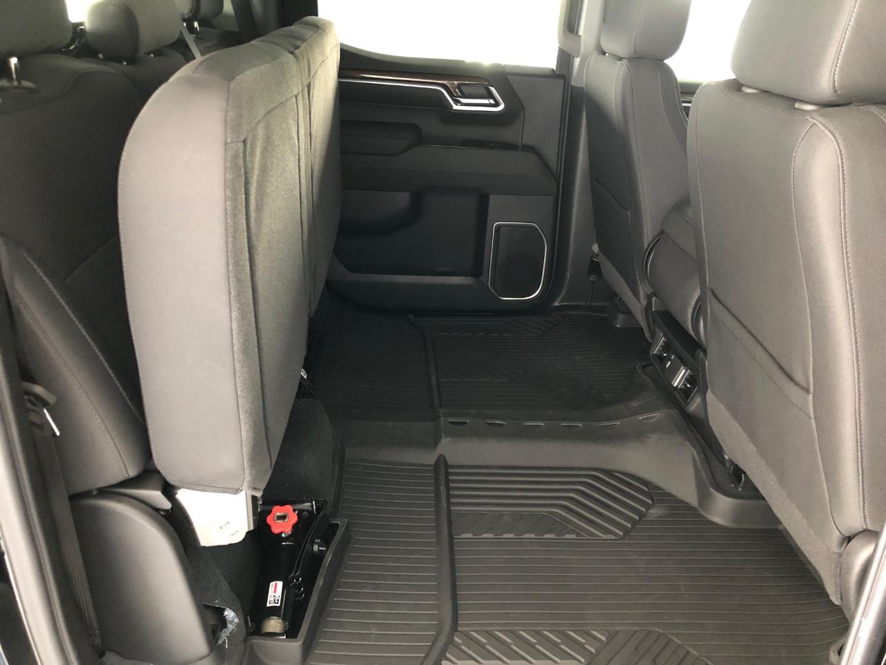 Chevrolet Silverado 1500 4WD Crew Cab 147" LT w/1LT 2026
