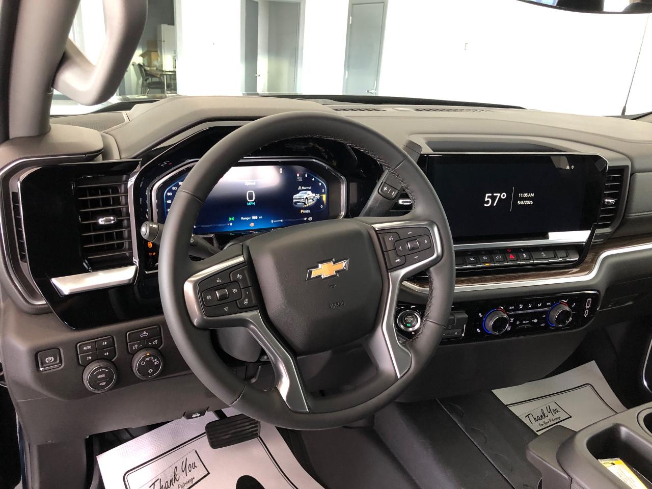 Chevrolet Silverado 1500 4WD Crew Cab 147" LT w/1LT 2026