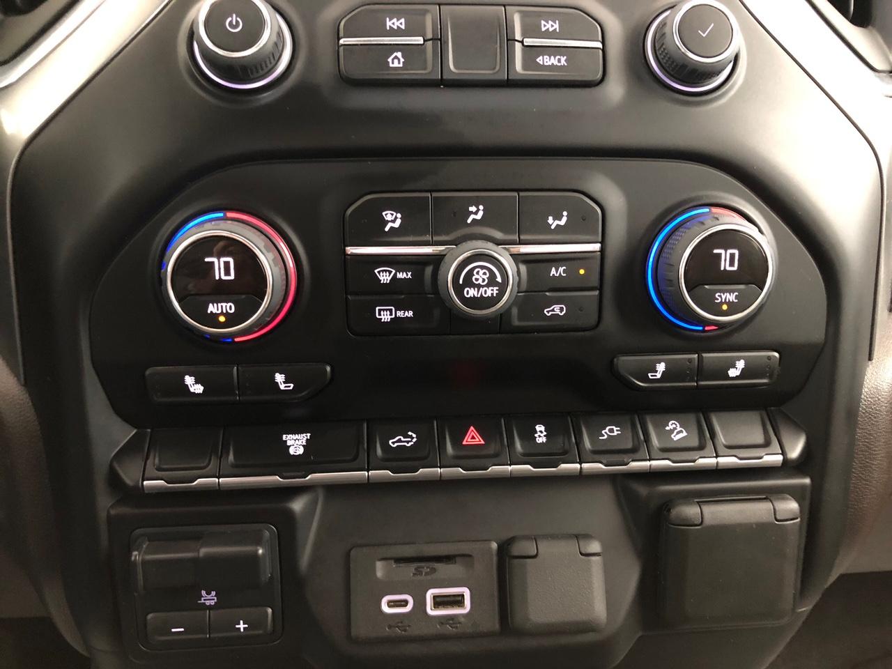 Chevrolet Silverado 3500HD 4WD Crew Cab 159" LT 2022