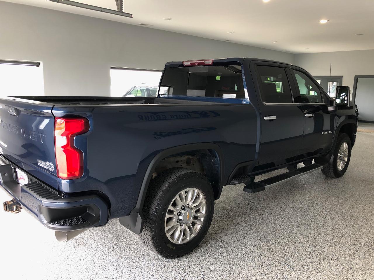 Chevrolet Silverado 2500HD 4WD Crew Cab 159" High Country 2022