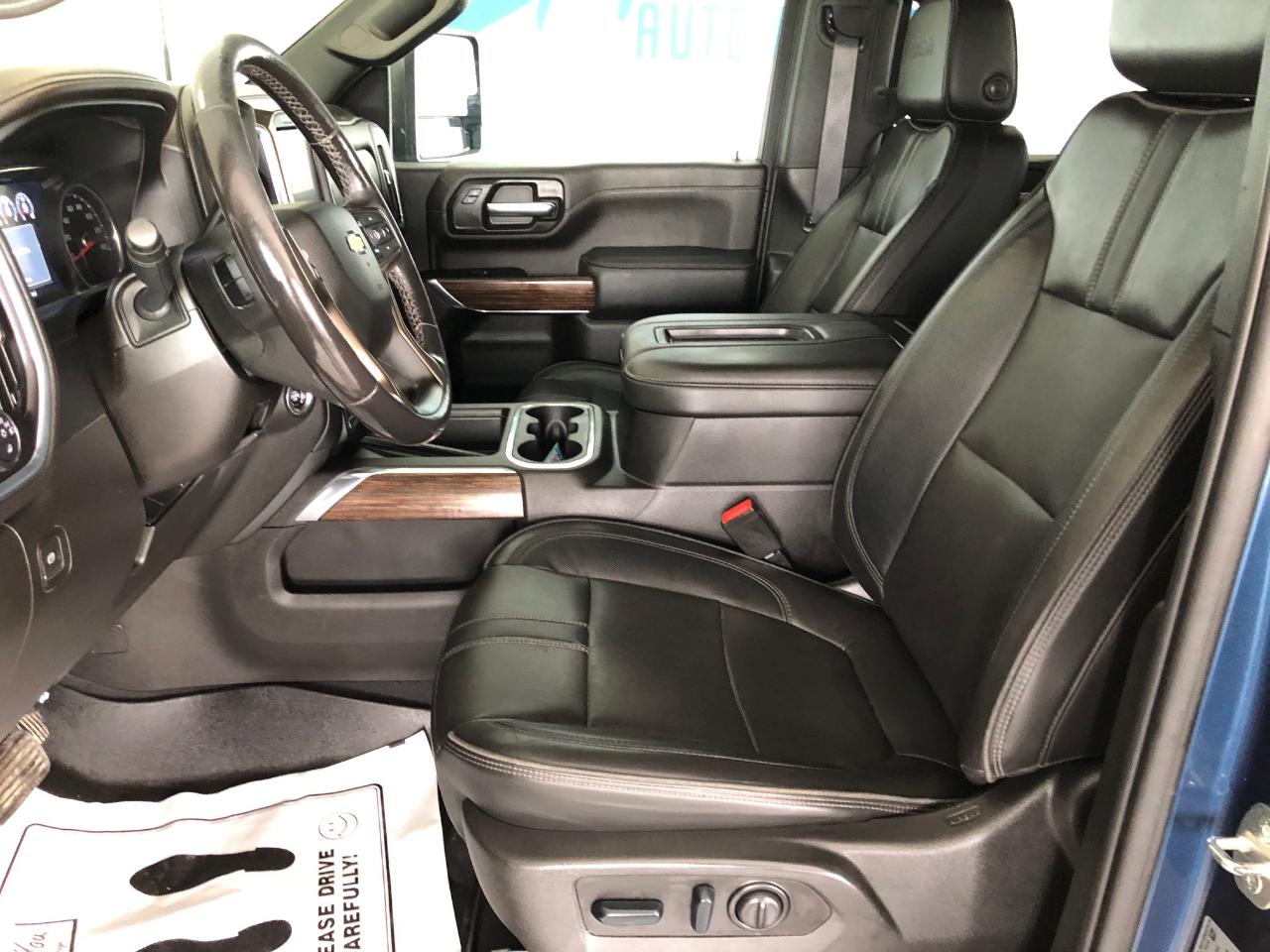 Chevrolet Silverado 2500HD 4WD Crew Cab 159" High Country 2022