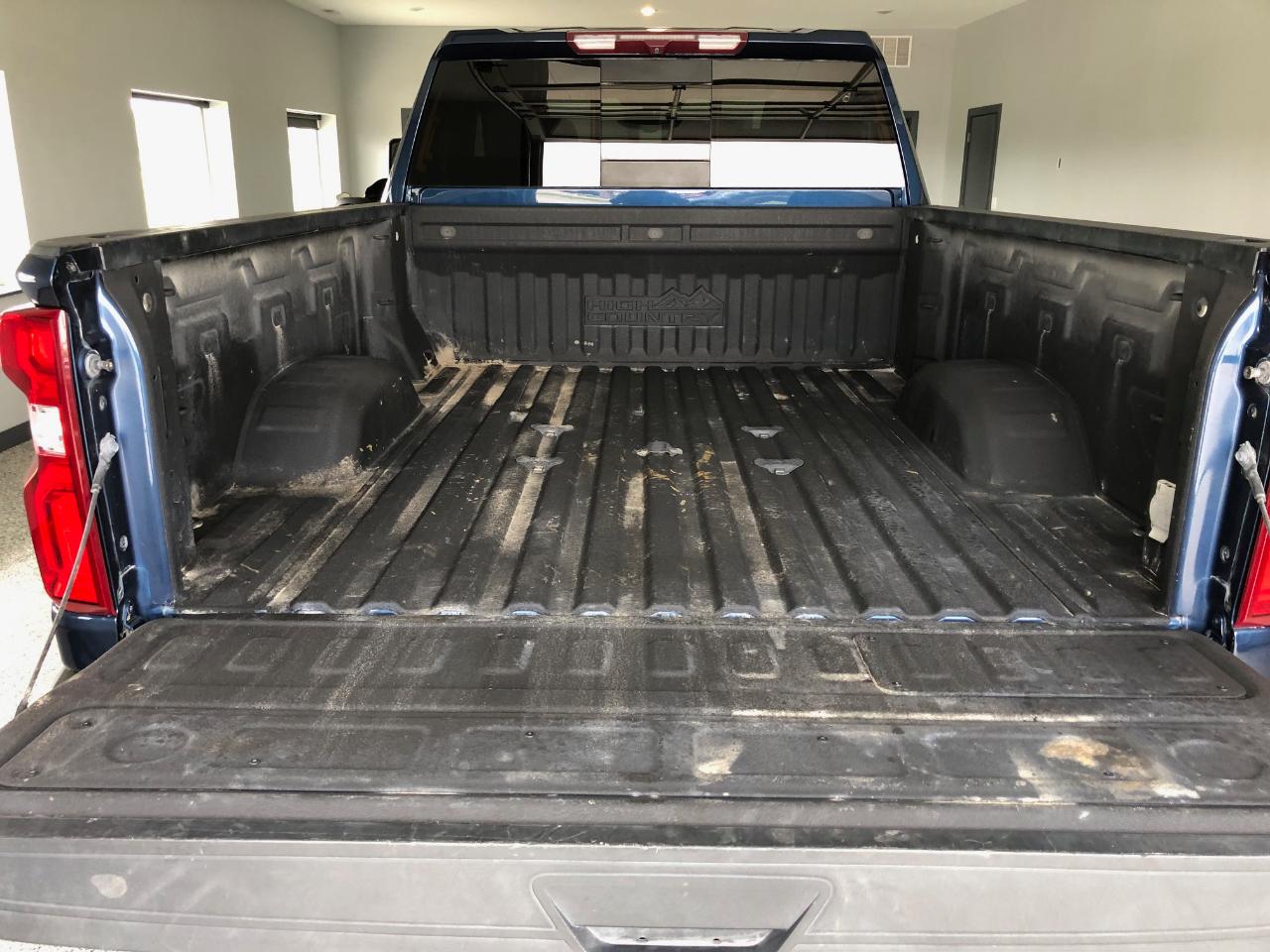 Chevrolet Silverado 2500HD 4WD Crew Cab 159" High Country 2022