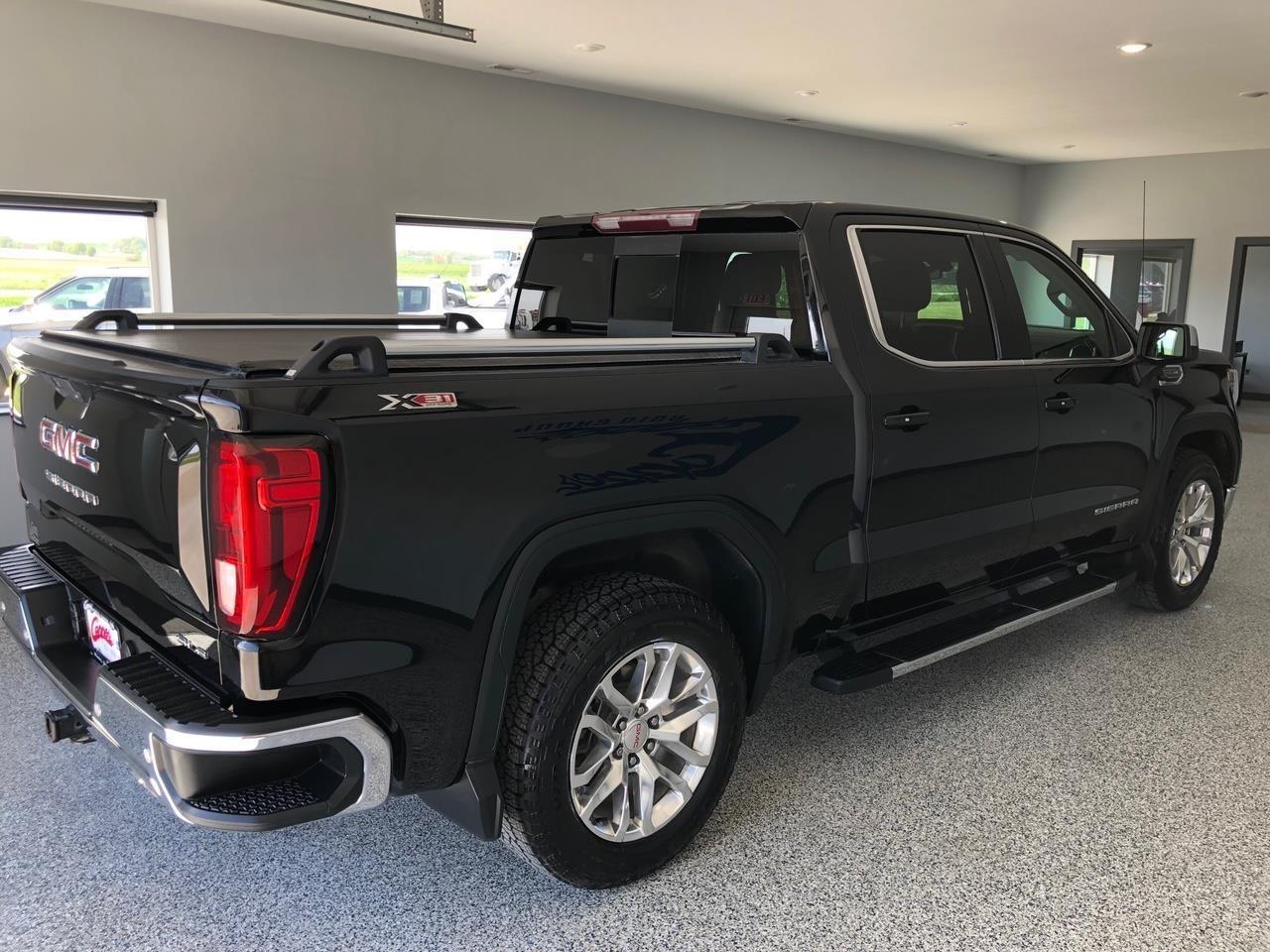GMC Sierra 1500 4WD Crew Cab 147" SLE 2019
