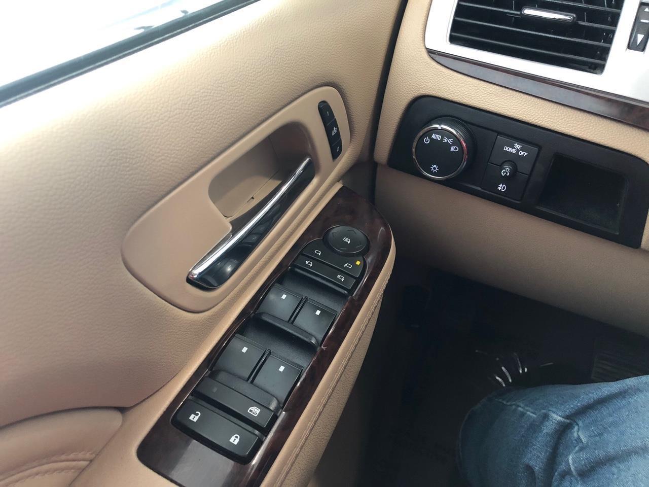 Cadillac Escalade AWD 4dr Premium 2011