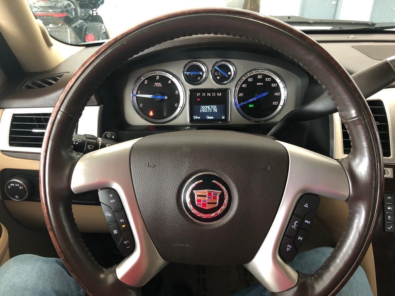 Cadillac Escalade AWD 4dr Premium 2011