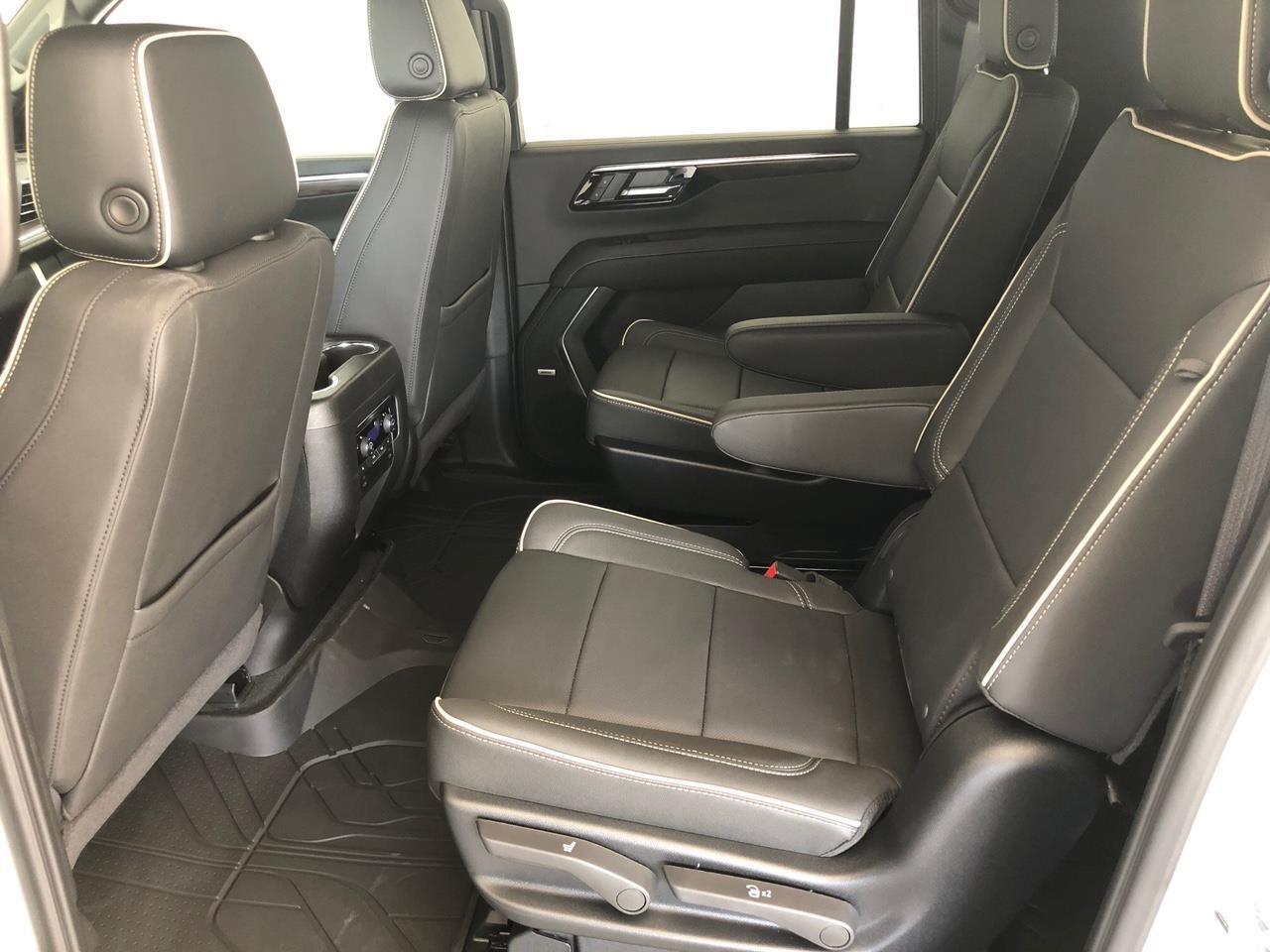 Chevrolet Suburban 4WD 4dr Premier 2026