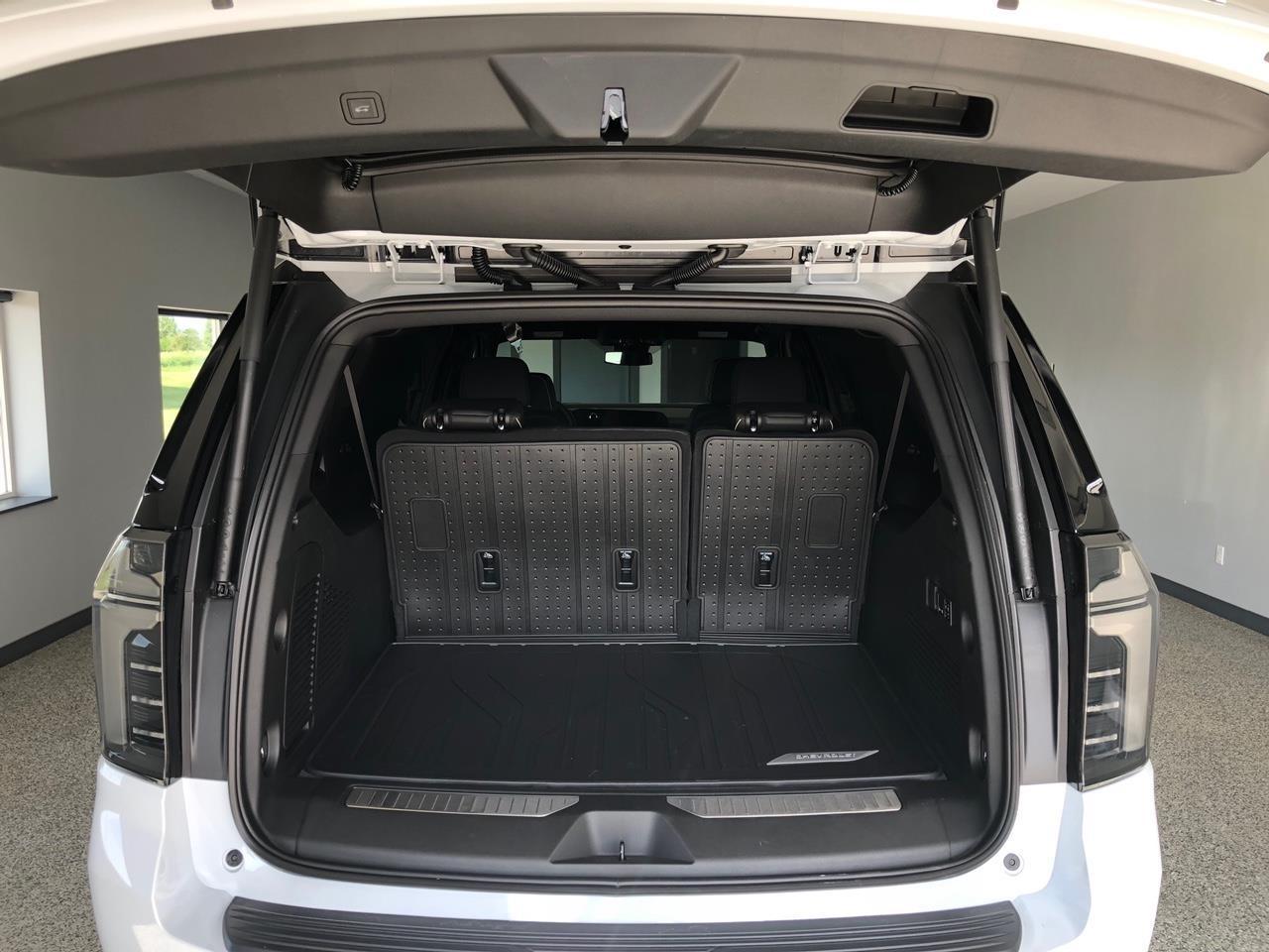 Chevrolet Suburban 4WD 4dr Premier 2026