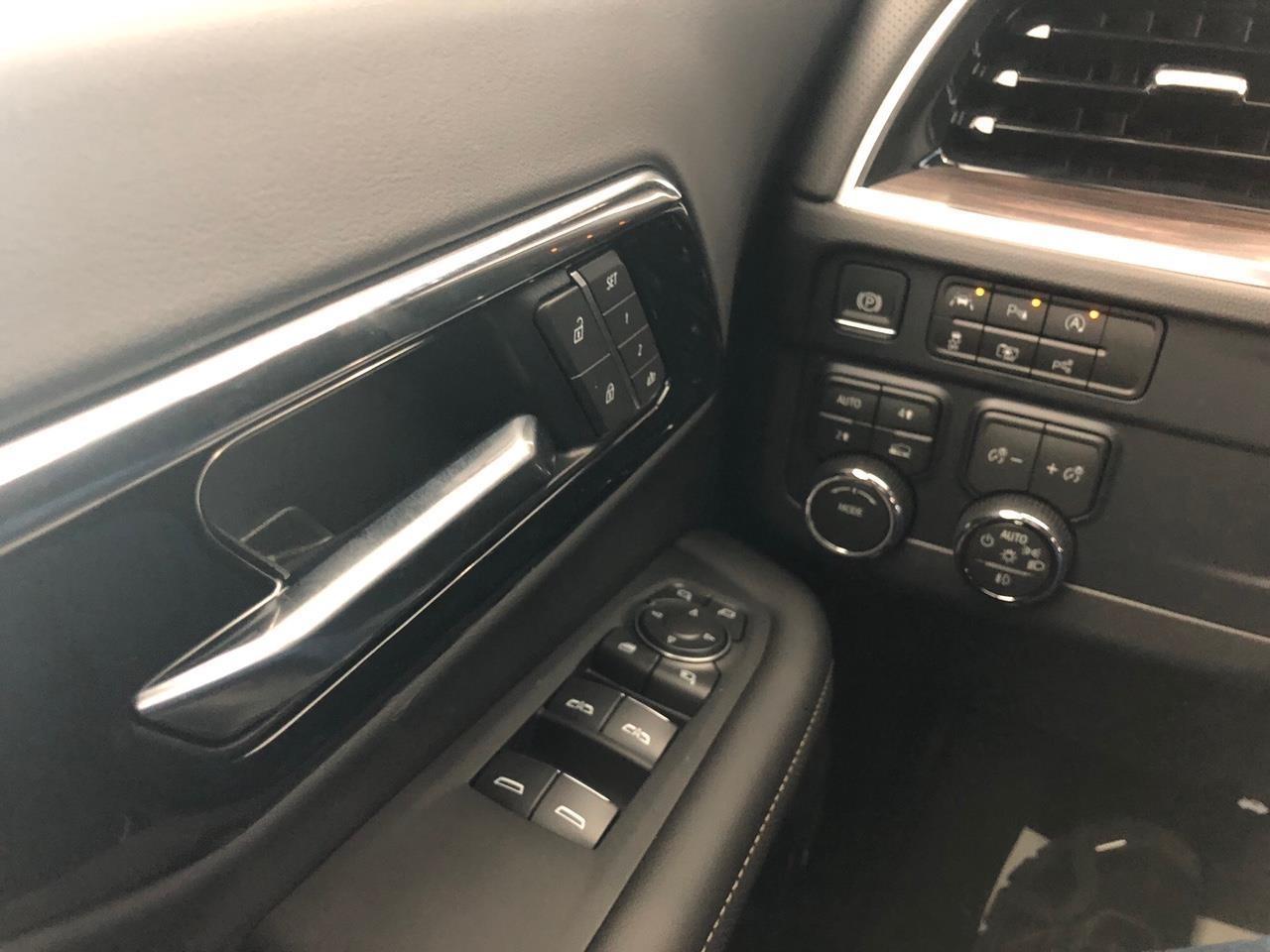 Chevrolet Suburban 4WD 4dr Premier 2026