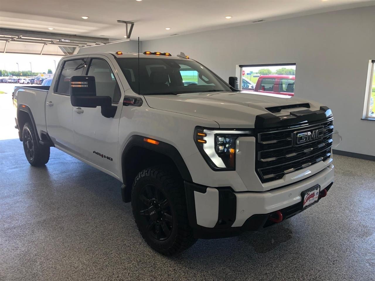 GMC Sierra 2500HD 4WD Crew Cab 159" AT4 2026