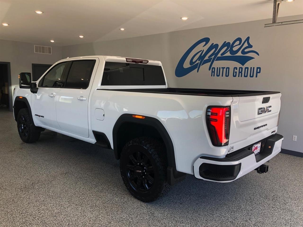GMC Sierra 2500HD 4WD Crew Cab 159" AT4 2026