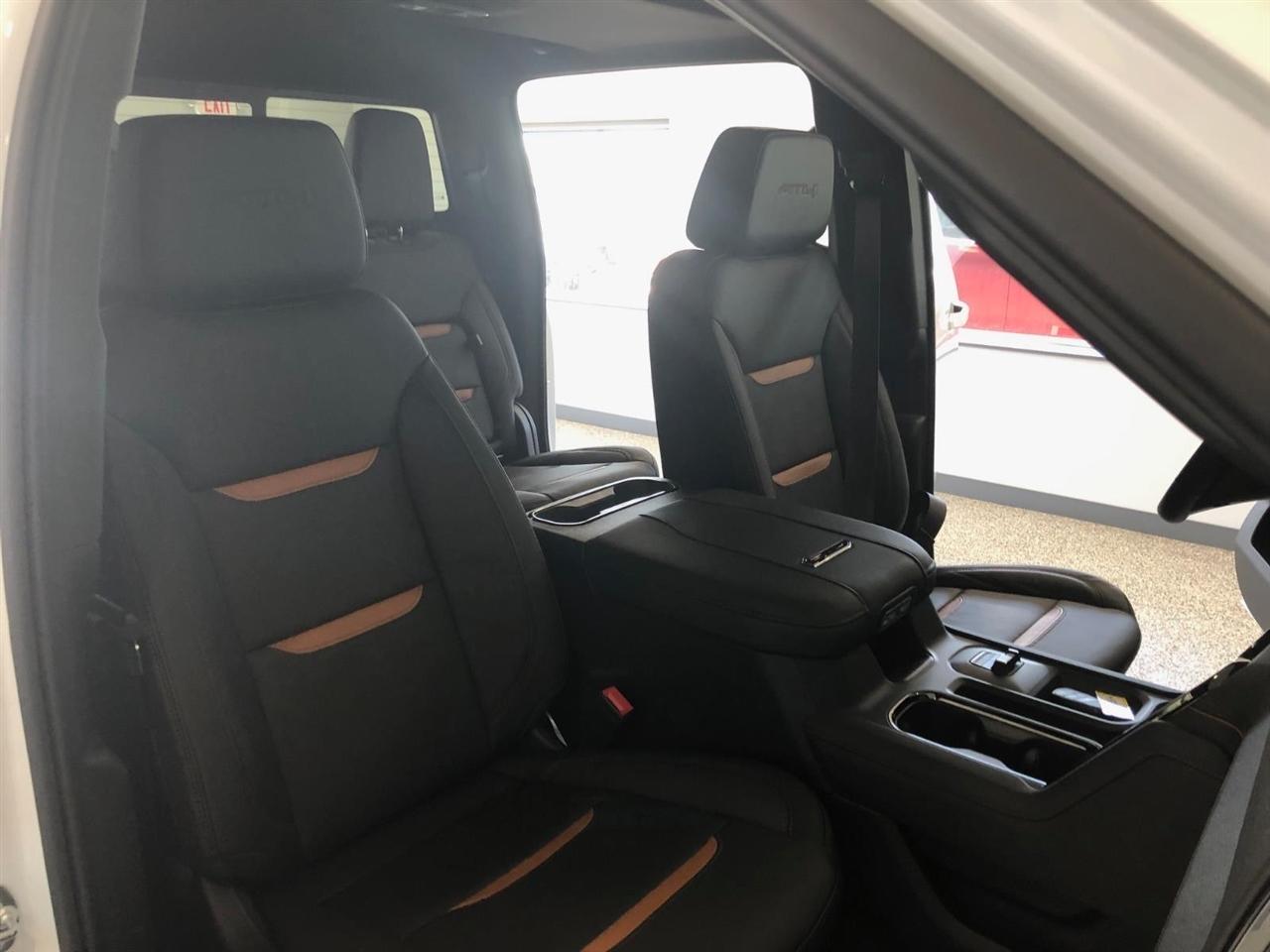 GMC Sierra 2500HD 4WD Crew Cab 159" AT4 2026