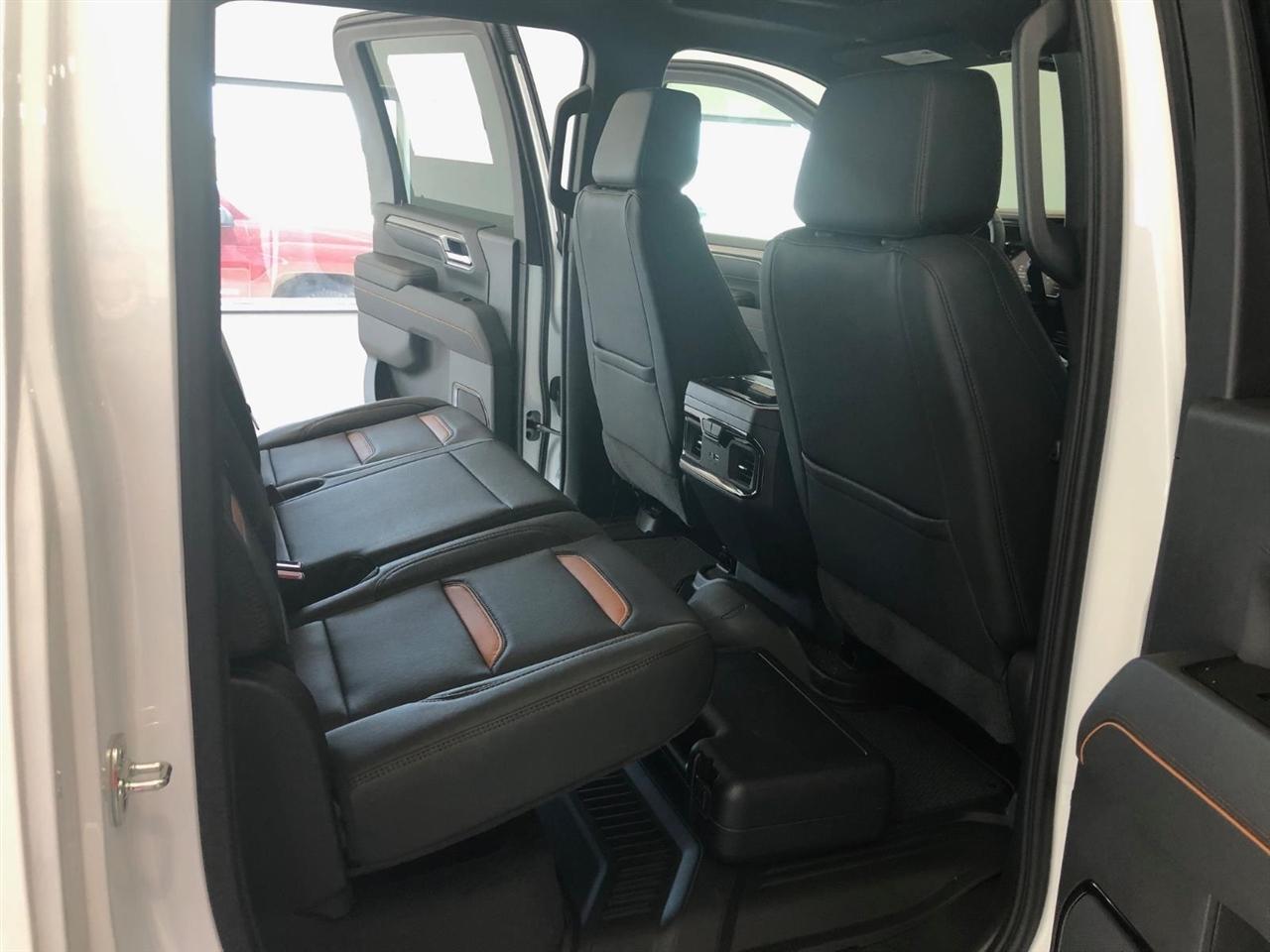 GMC Sierra 2500HD 4WD Crew Cab 159" AT4 2026
