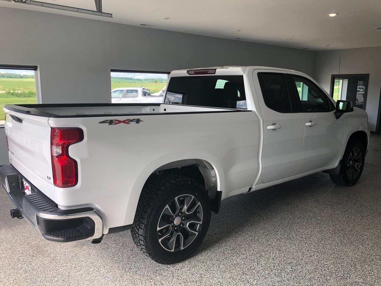 Chevrolet Silverado 1500 4WD Double Cab 147" LT w/1LT 2023
