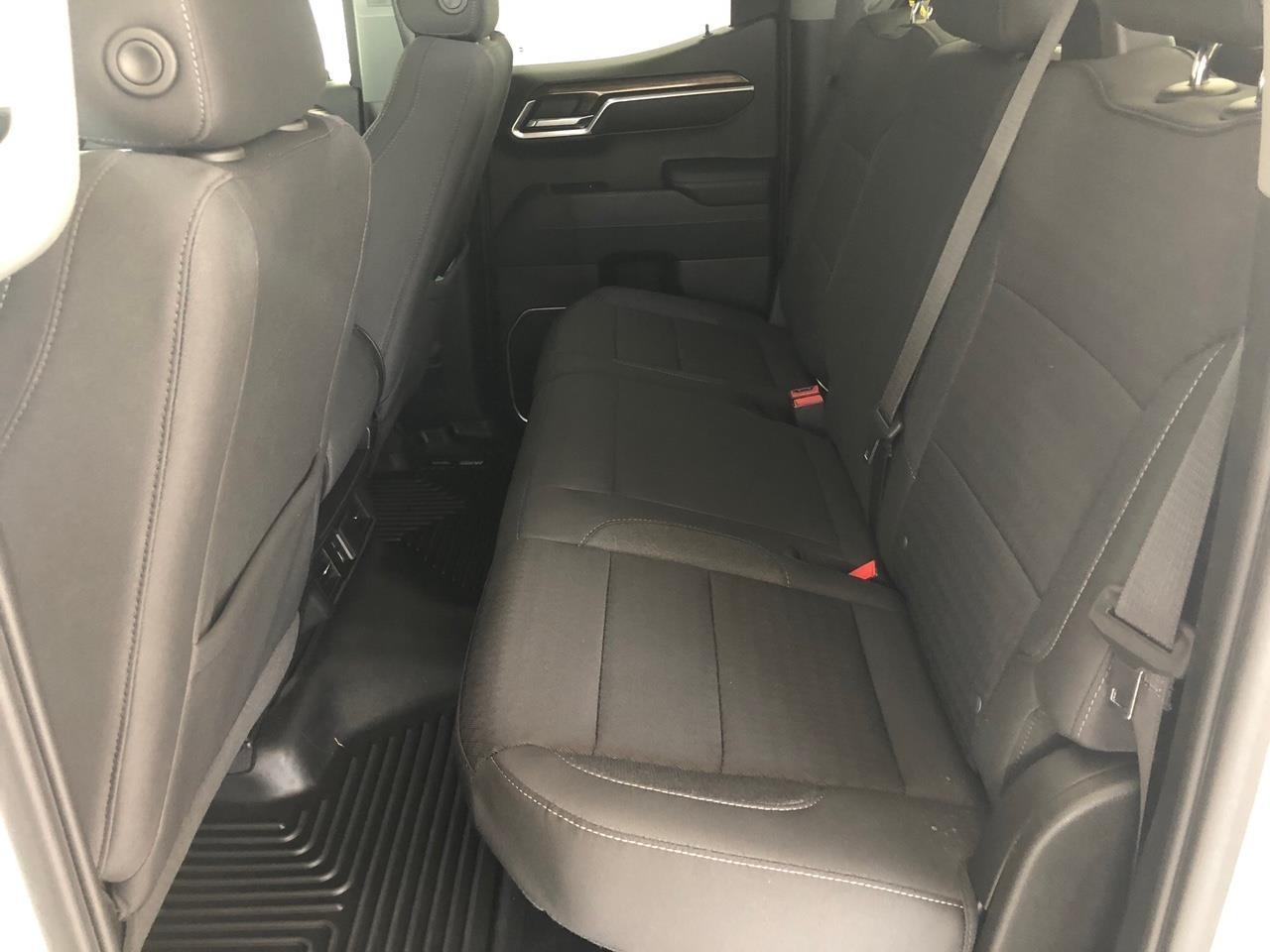 Chevrolet Silverado 1500 4WD Double Cab 147" LT w/1LT 2023