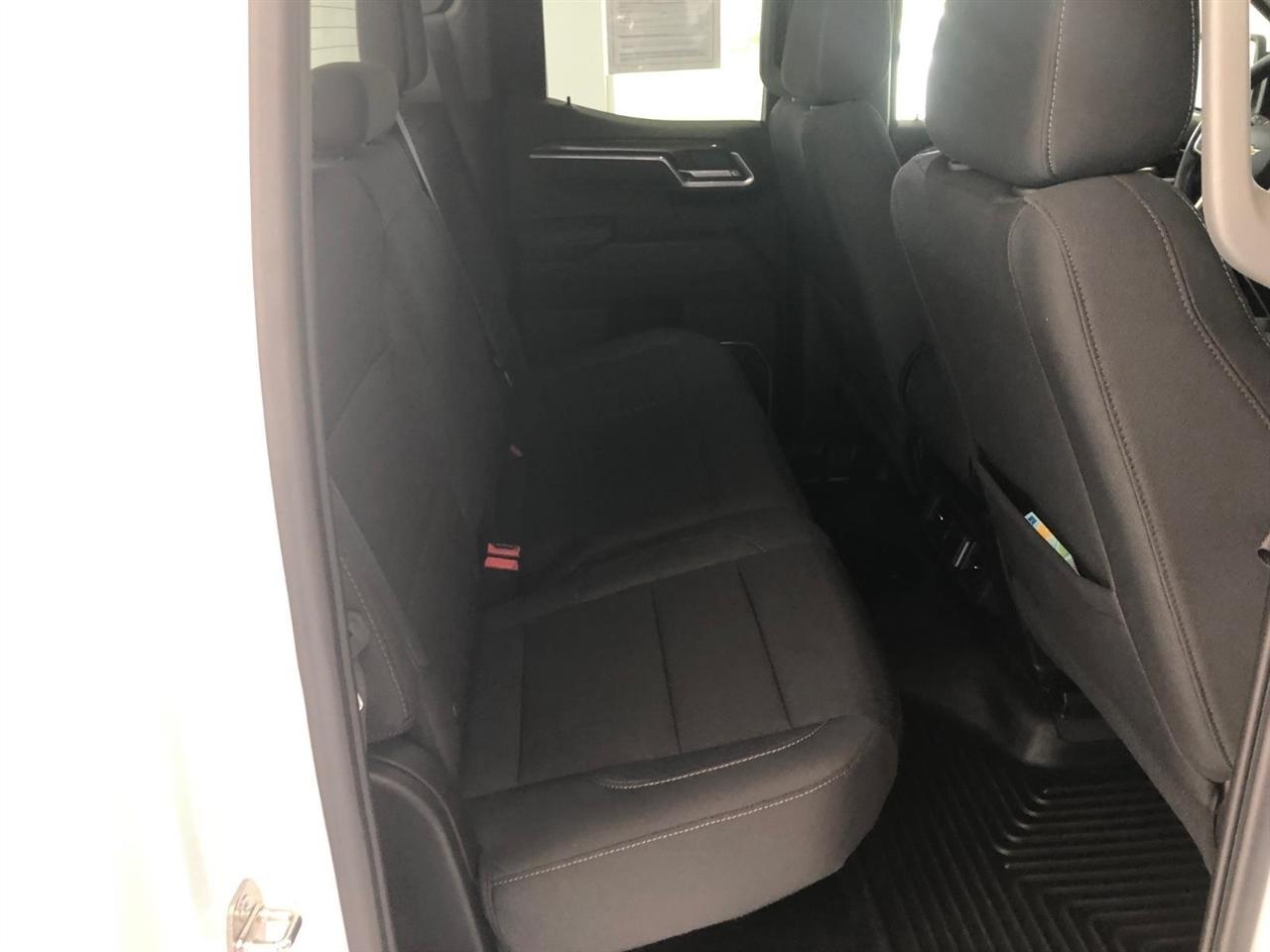 Chevrolet Silverado 1500 4WD Double Cab 147" LT w/1LT 2023