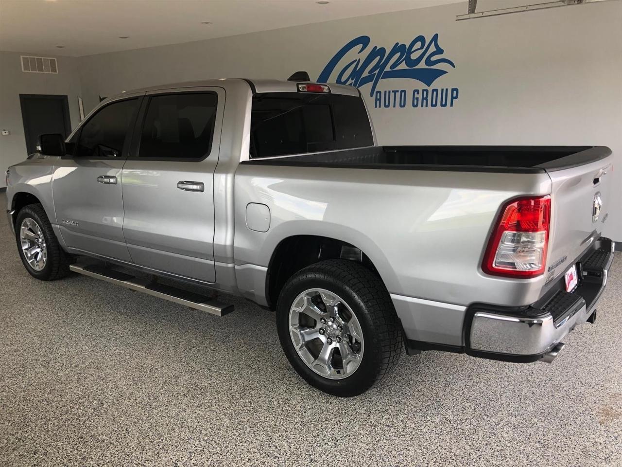 RAM 1500 Big Horn 4x4 Crew Cab 5'7" Box 2022