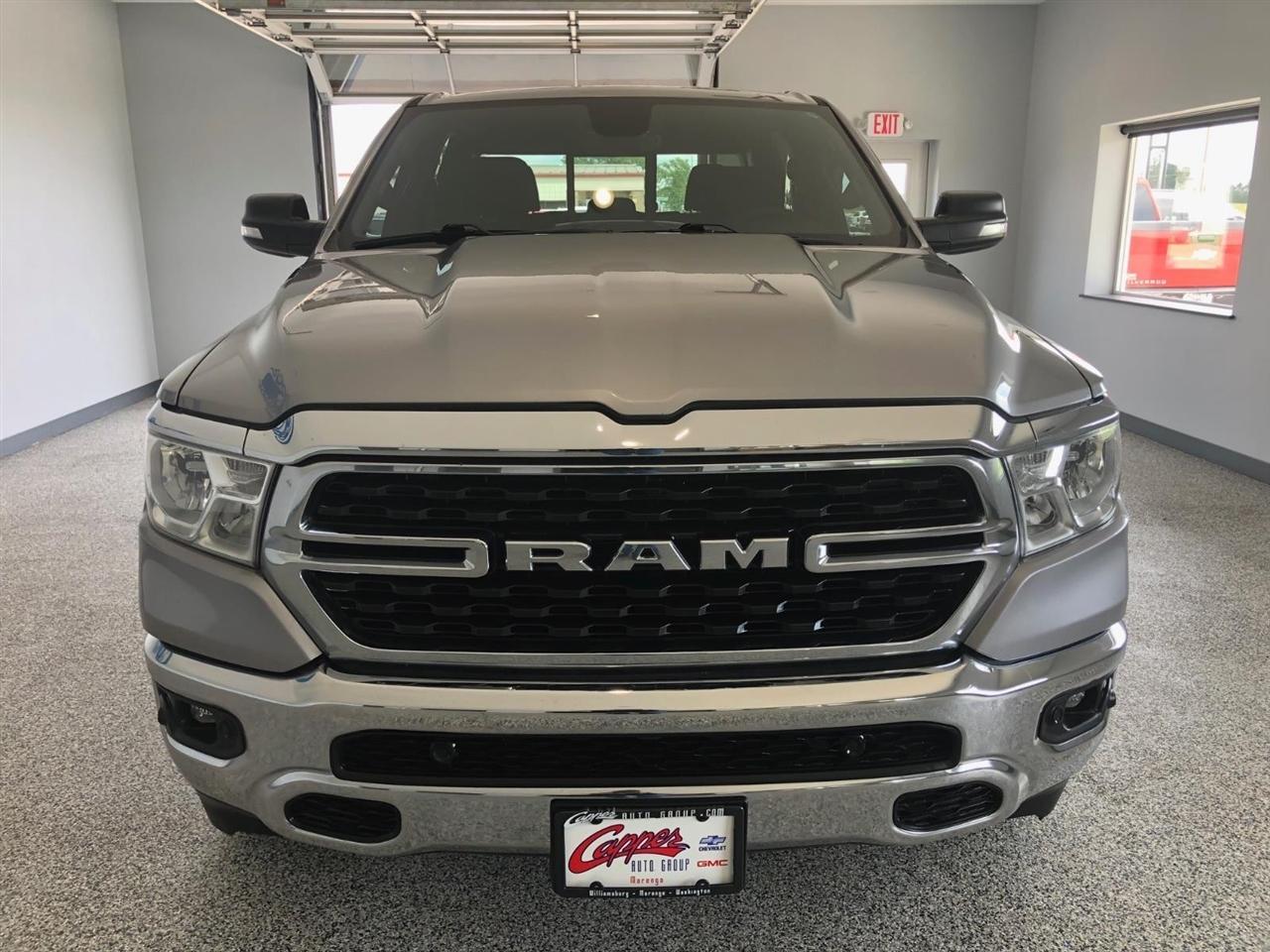 RAM 1500 Big Horn 4x4 Crew Cab 5'7" Box 2022