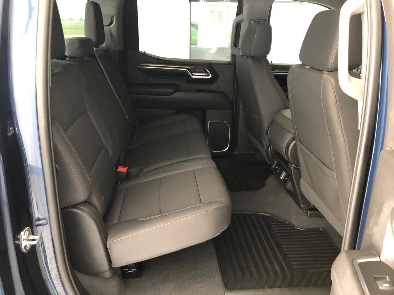 Chevrolet Silverado 1500 4WD Crew Cab 147" LT w/2FL 2023