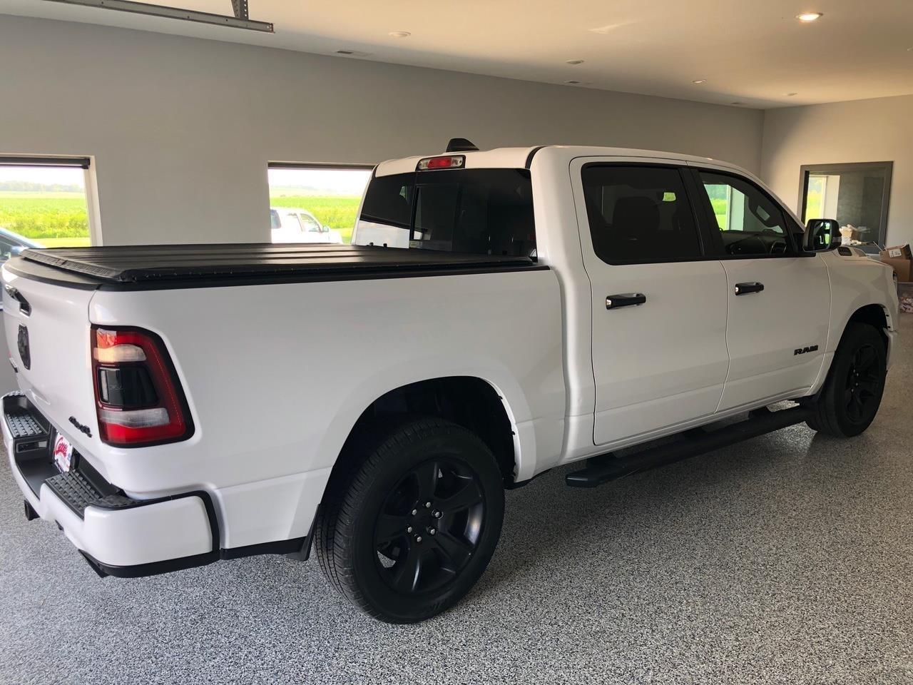 RAM 1500 Big Horn 4x4 Crew Cab 5'7" Box 2023