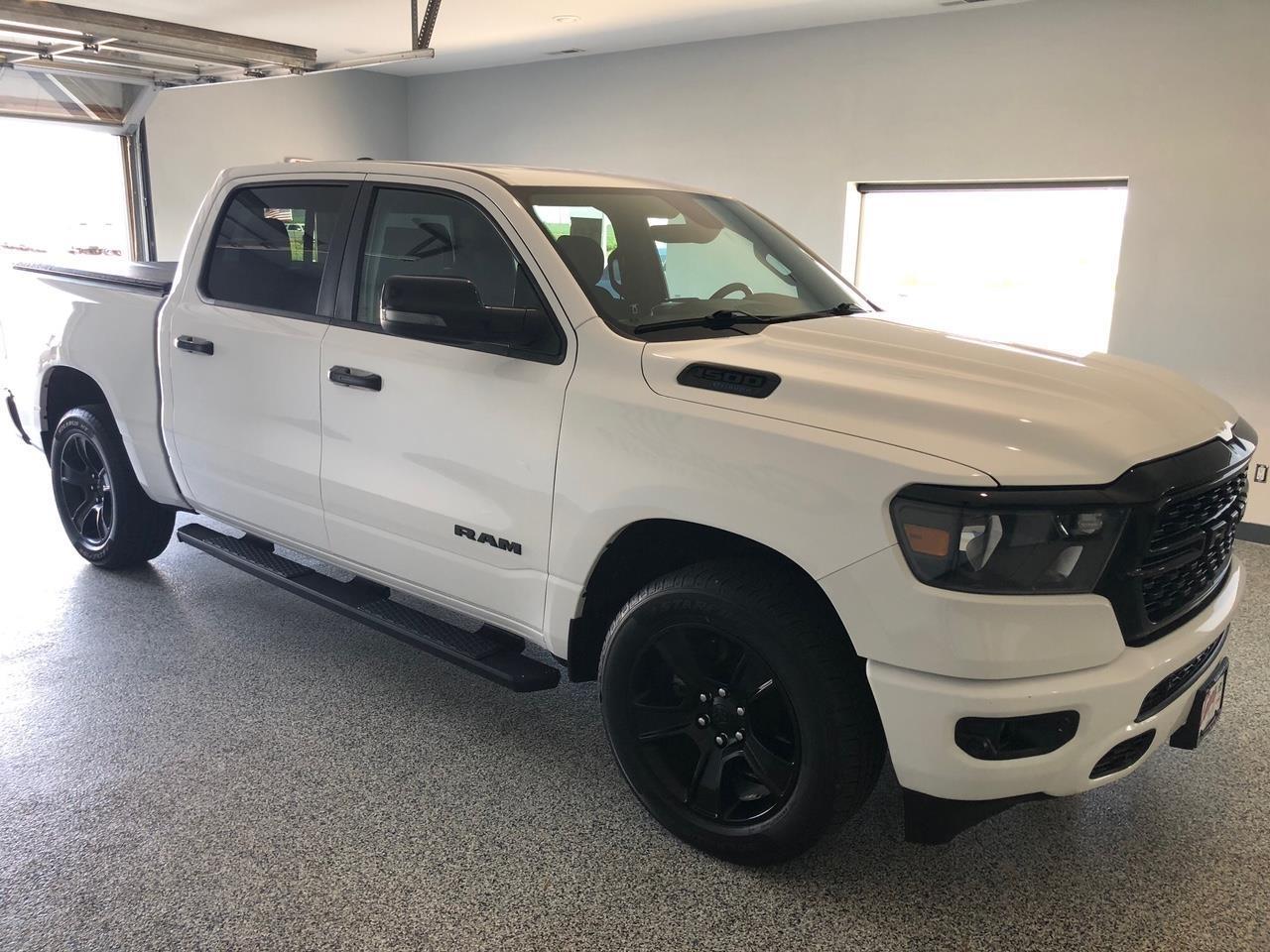 RAM 1500 Big Horn 4x4 Crew Cab 5'7" Box 2023
