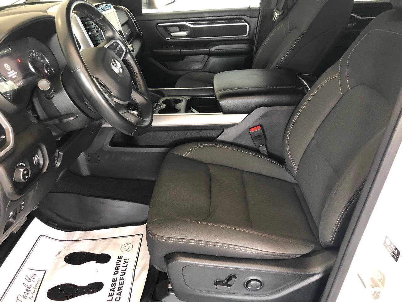 RAM 1500 Big Horn 4x4 Crew Cab 5'7" Box 2023