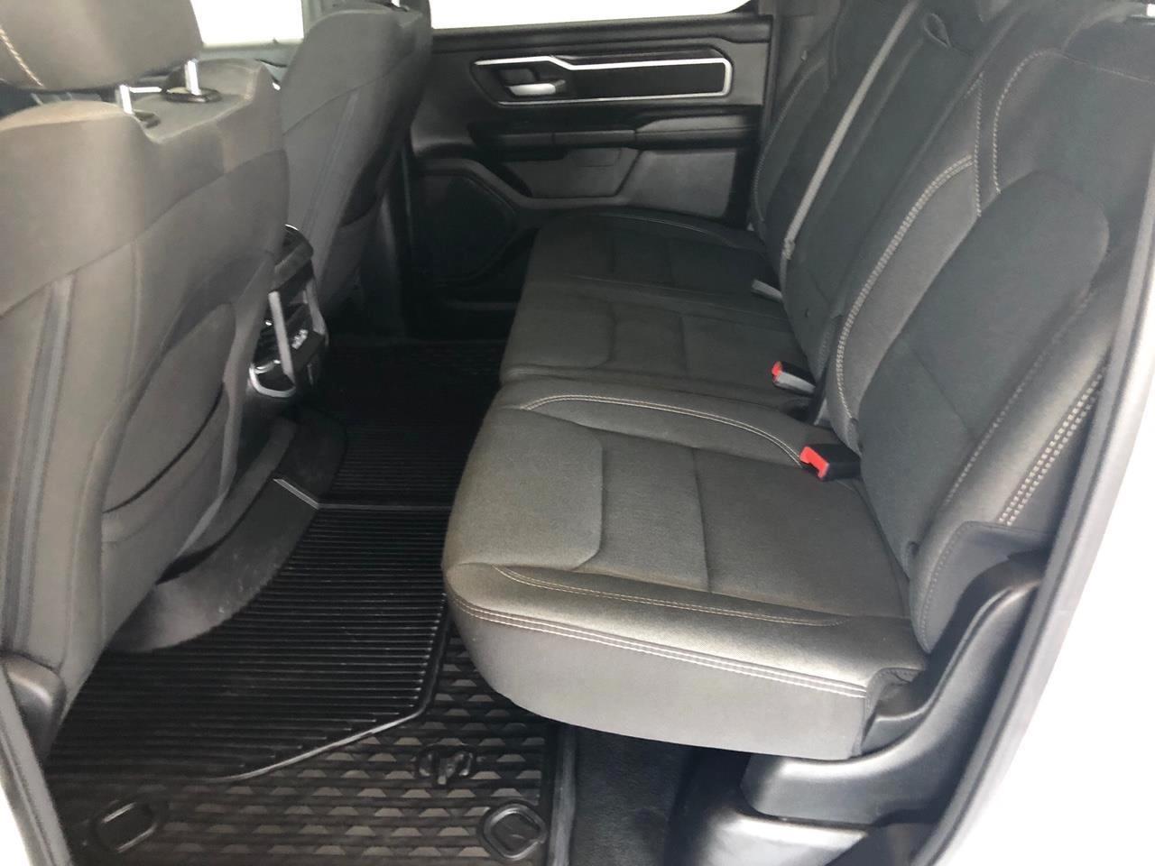 RAM 1500 Big Horn 4x4 Crew Cab 5'7" Box 2023