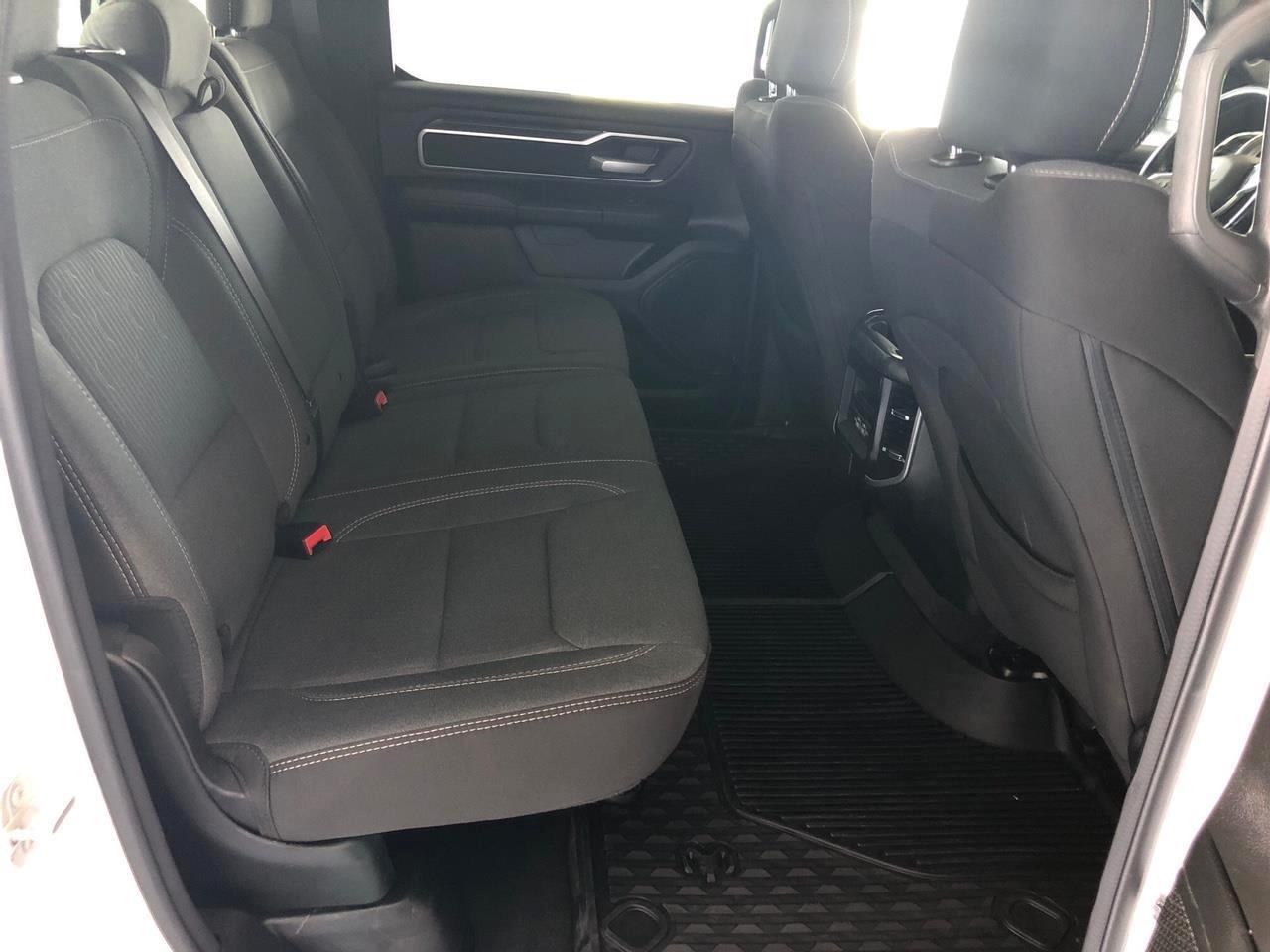 RAM 1500 Big Horn 4x4 Crew Cab 5'7" Box 2023